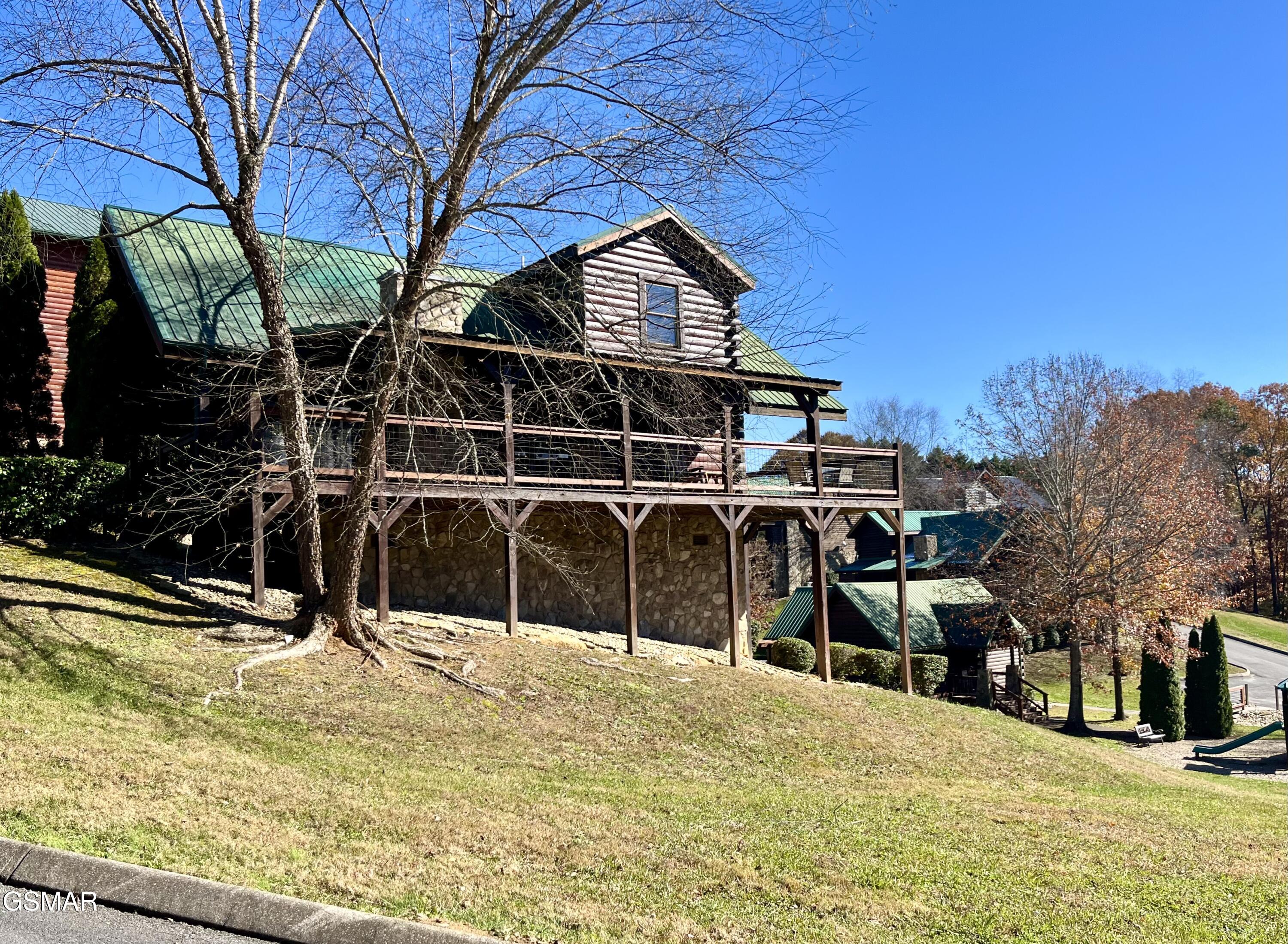 1653 Little Cabin Loop Sevierville TN 37862