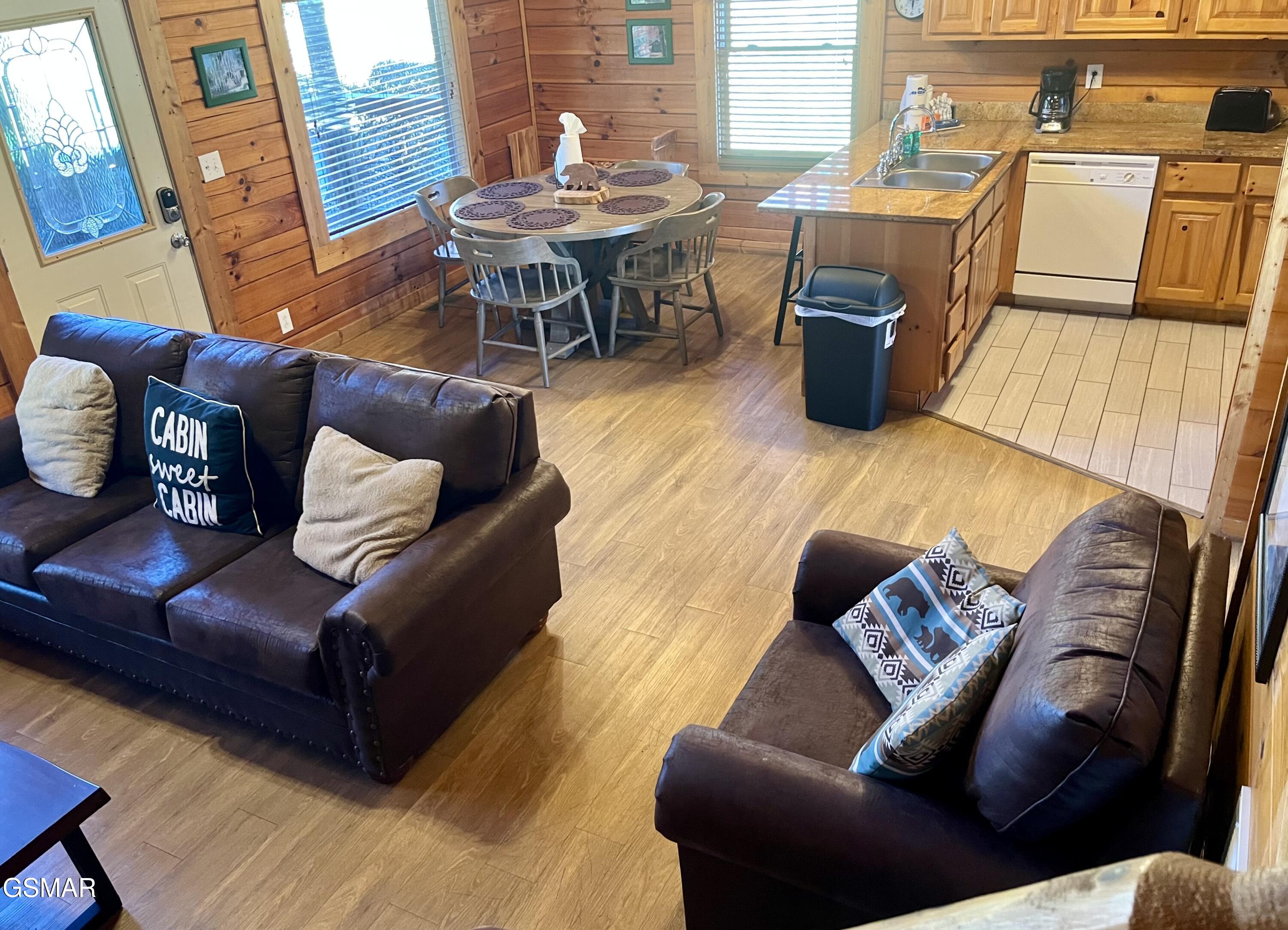 1653 Little Cabin Loop Sevierville TN 37862