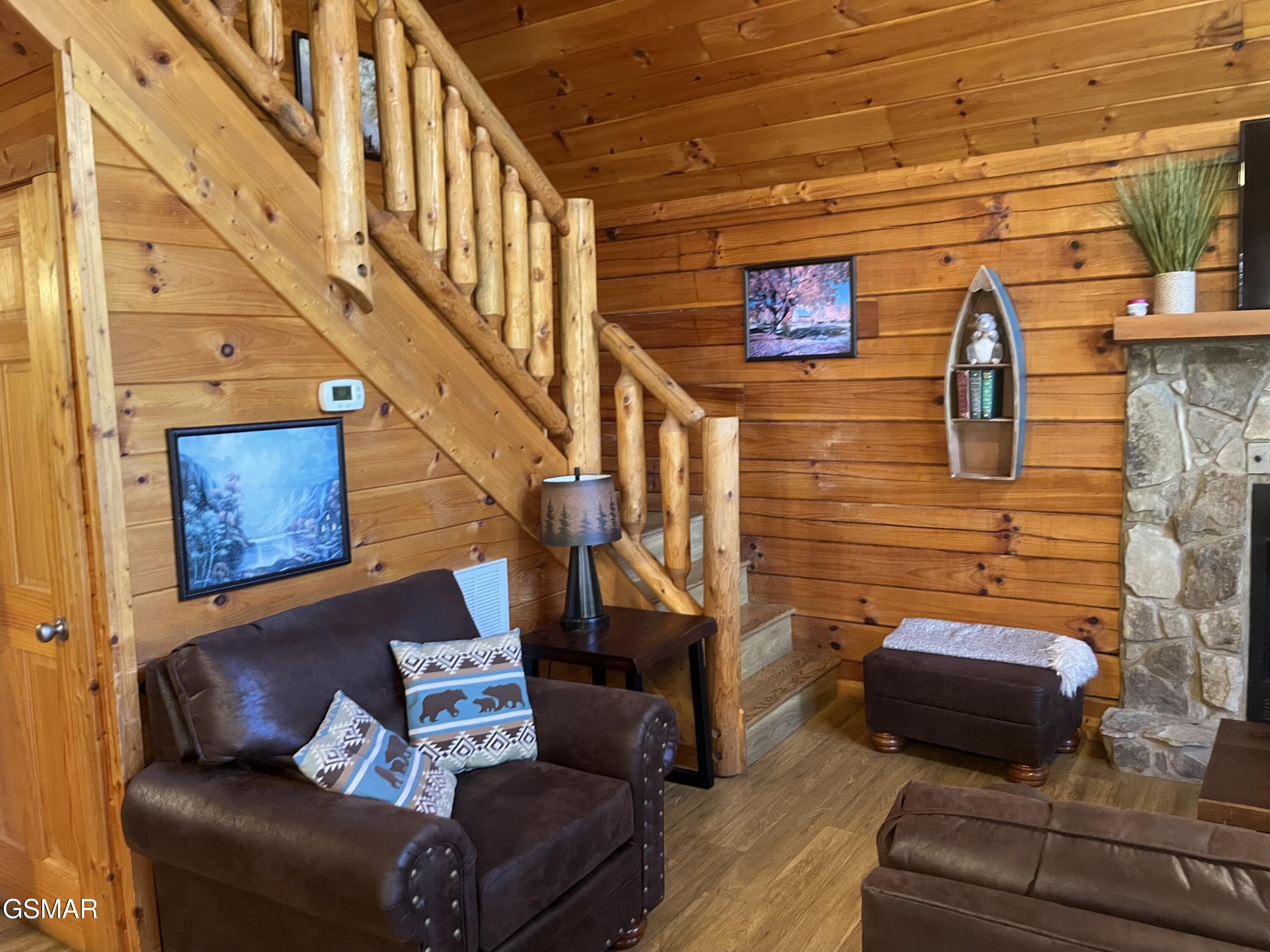1653 Little Cabin Loop Sevierville TN 37862