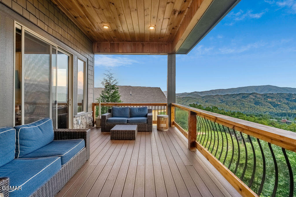 3222 Laurel Cove Trail Sevierville TN 37862