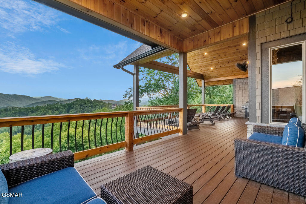 3222 Laurel Cove Trail Sevierville TN 37862