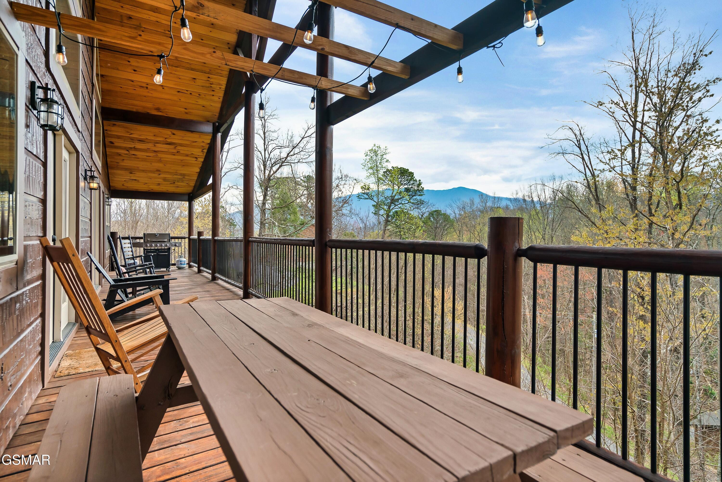 1017 Wiley Oakley Drive Gatlinburg TN 37738