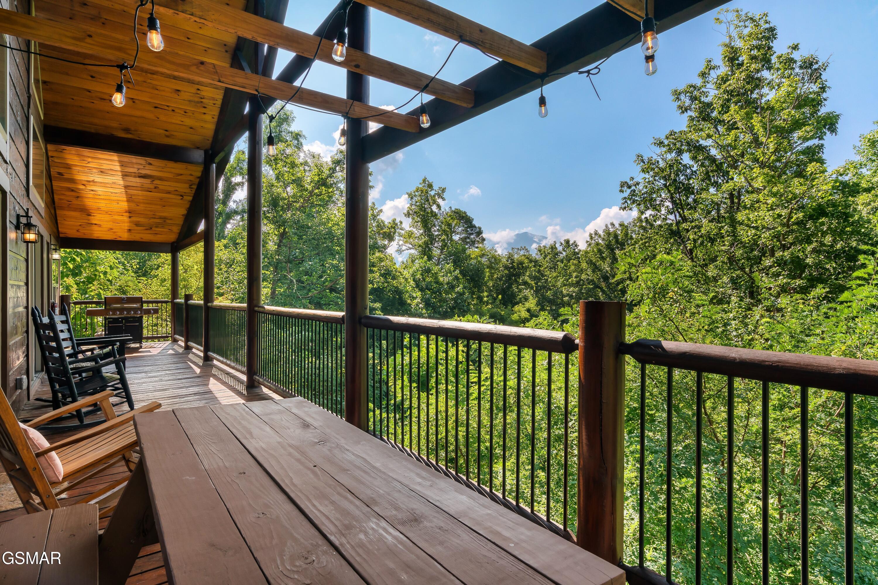 1017 Wiley Oakley Drive Gatlinburg TN 37738