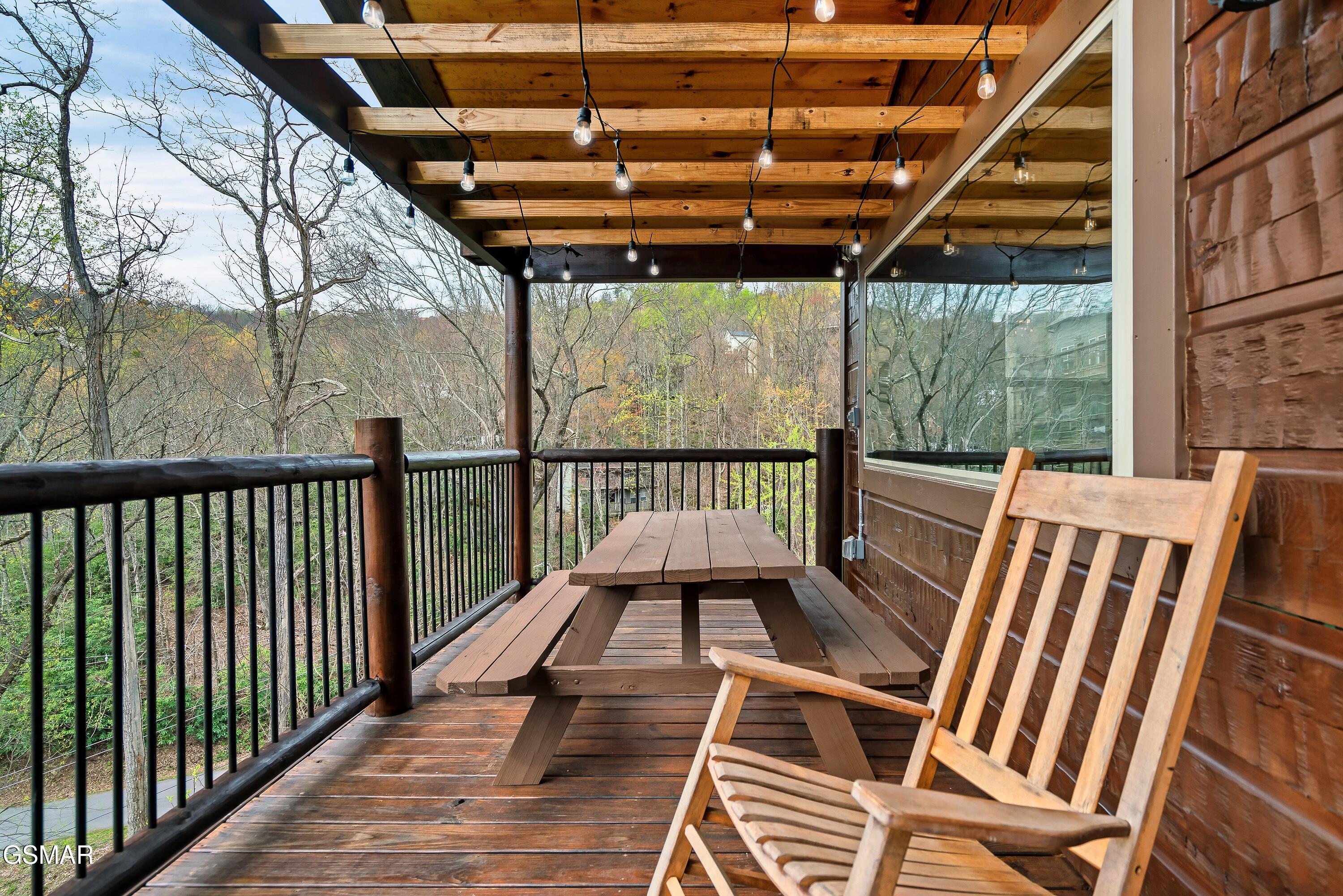 1017 Wiley Oakley Drive Gatlinburg TN 37738