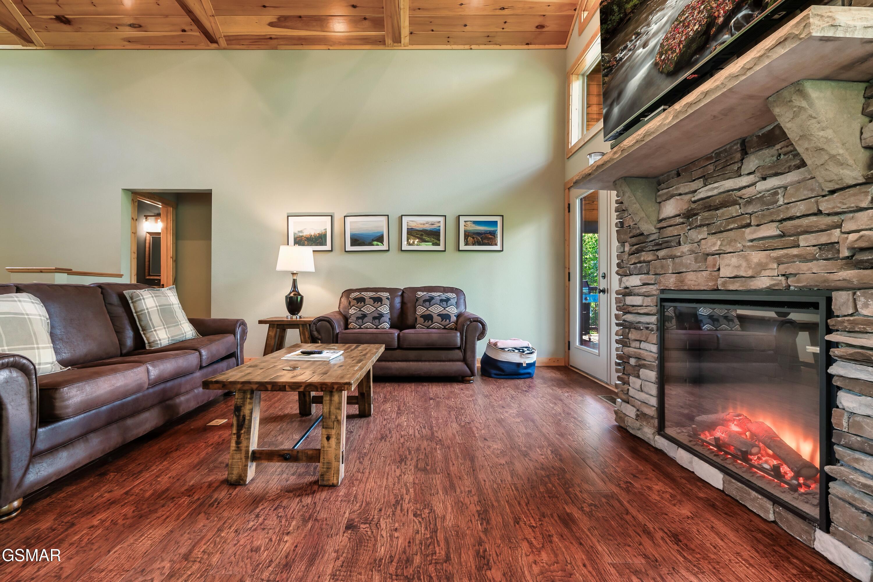 1017 Wiley Oakley Drive Gatlinburg TN 37738