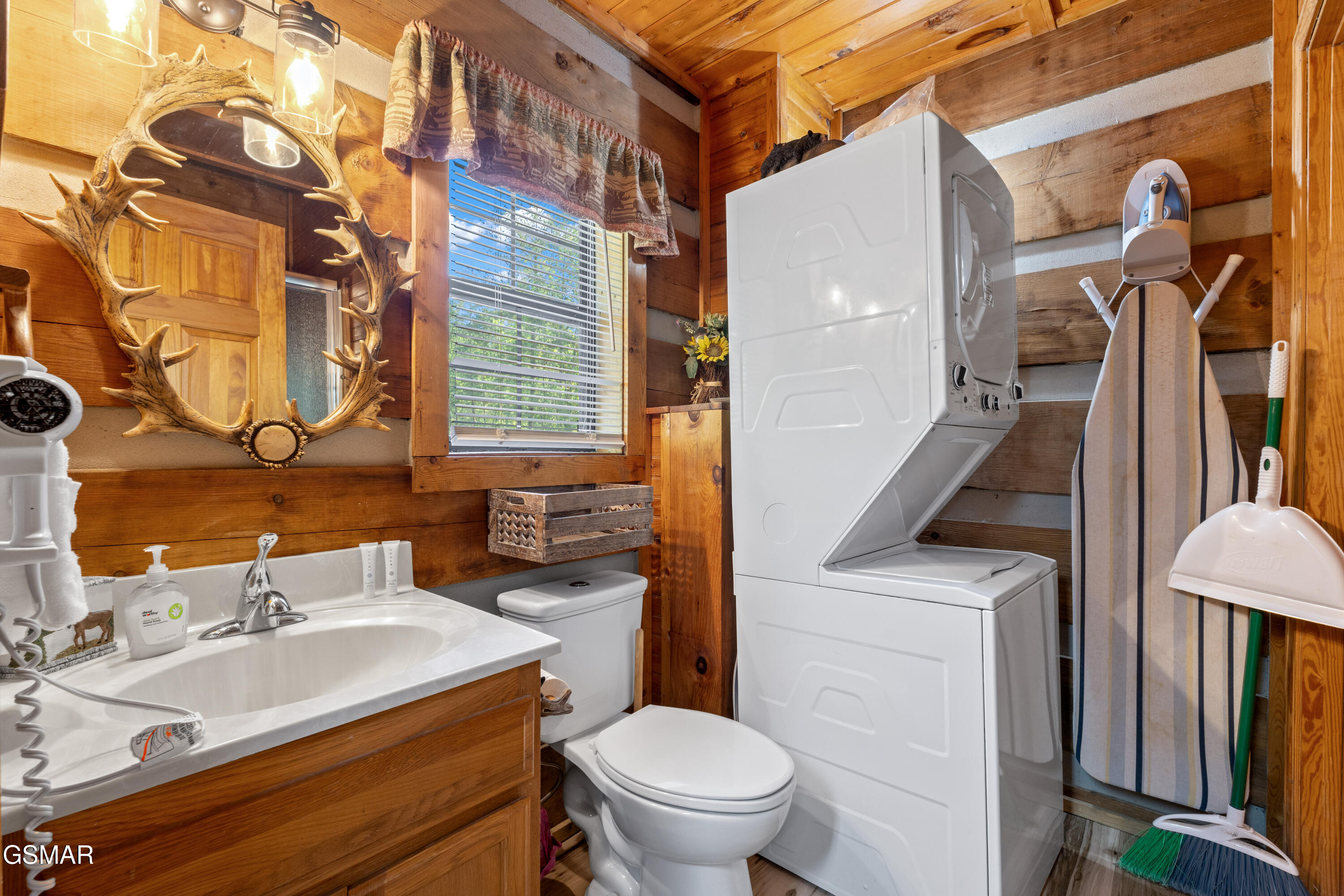 742 Nighthawk Way Pigeon Forge TN 37863