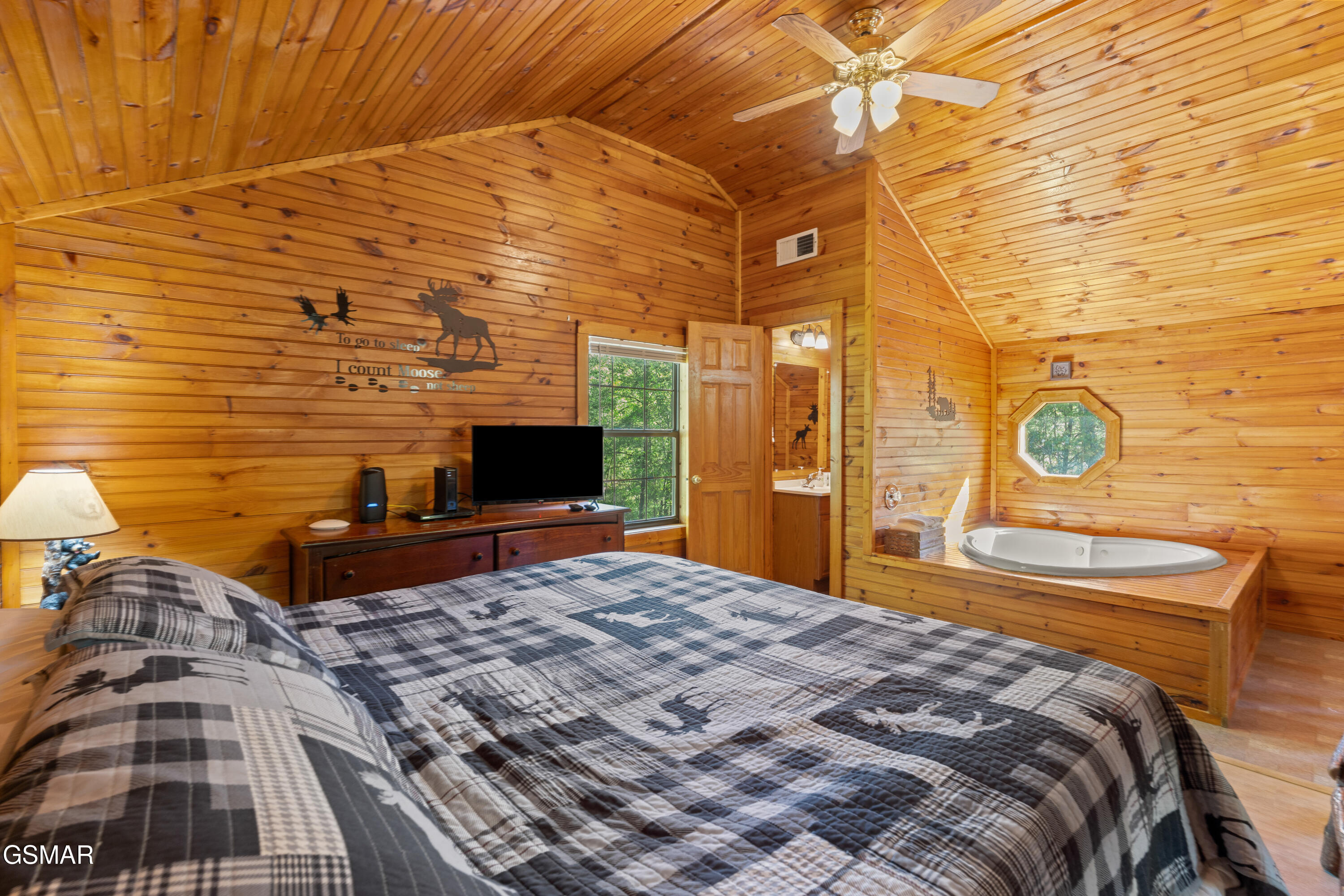 742 Nighthawk Way Pigeon Forge TN 37863