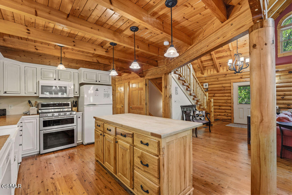 2202 Price Cove Road Sevierville TN 37876