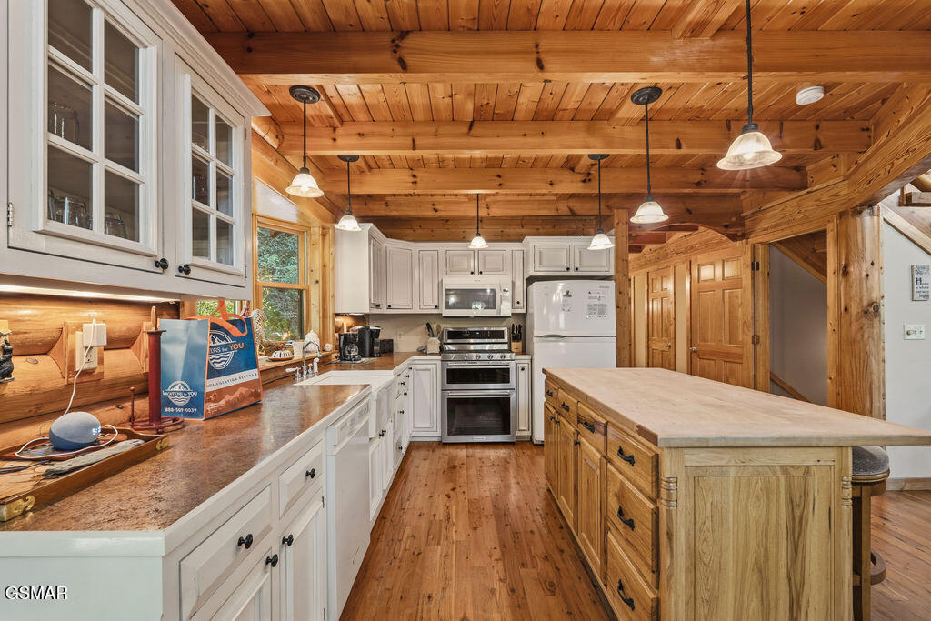 2202 Price Cove Road Sevierville TN 37876