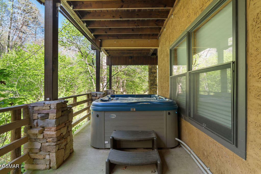 2202 Price Cove Road Sevierville TN 37876