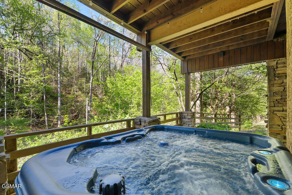 2202 Price Cove Road Sevierville TN 37876