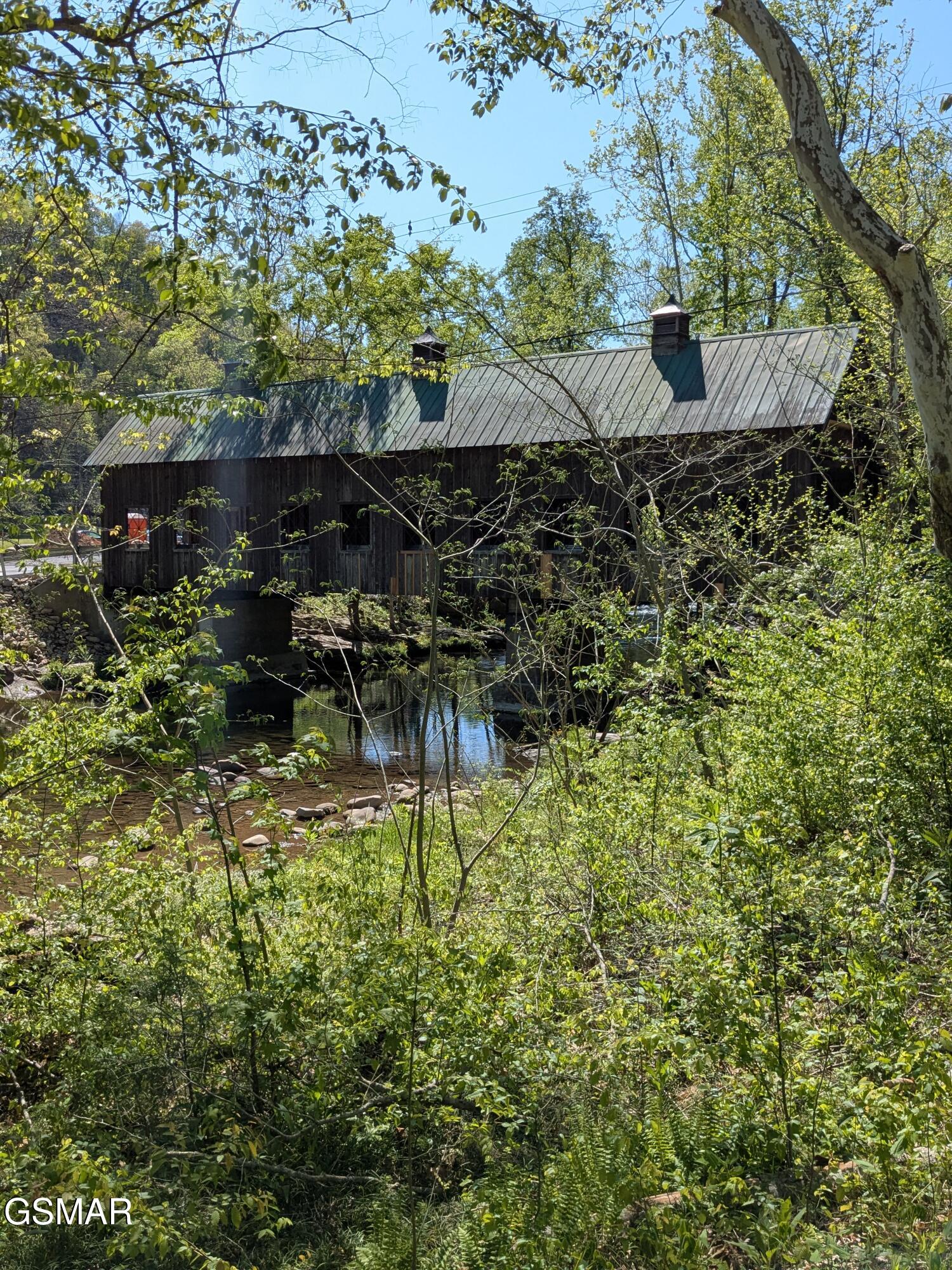2202 Price Cove Road Sevierville TN 37876