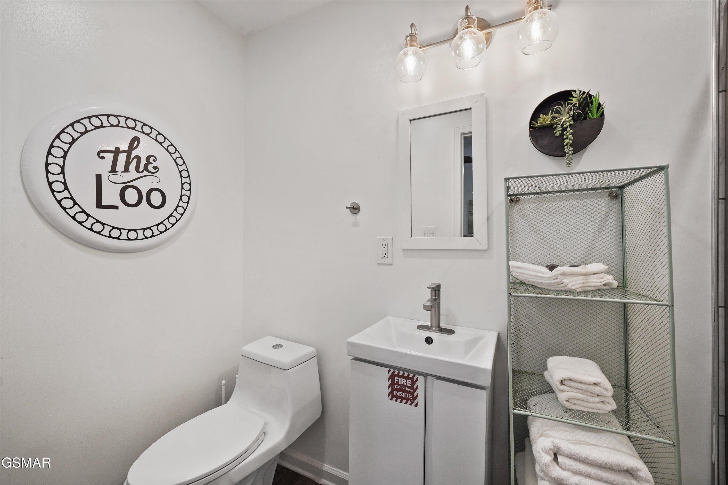 1809 Red Bone Way Sevierville TN 37876
