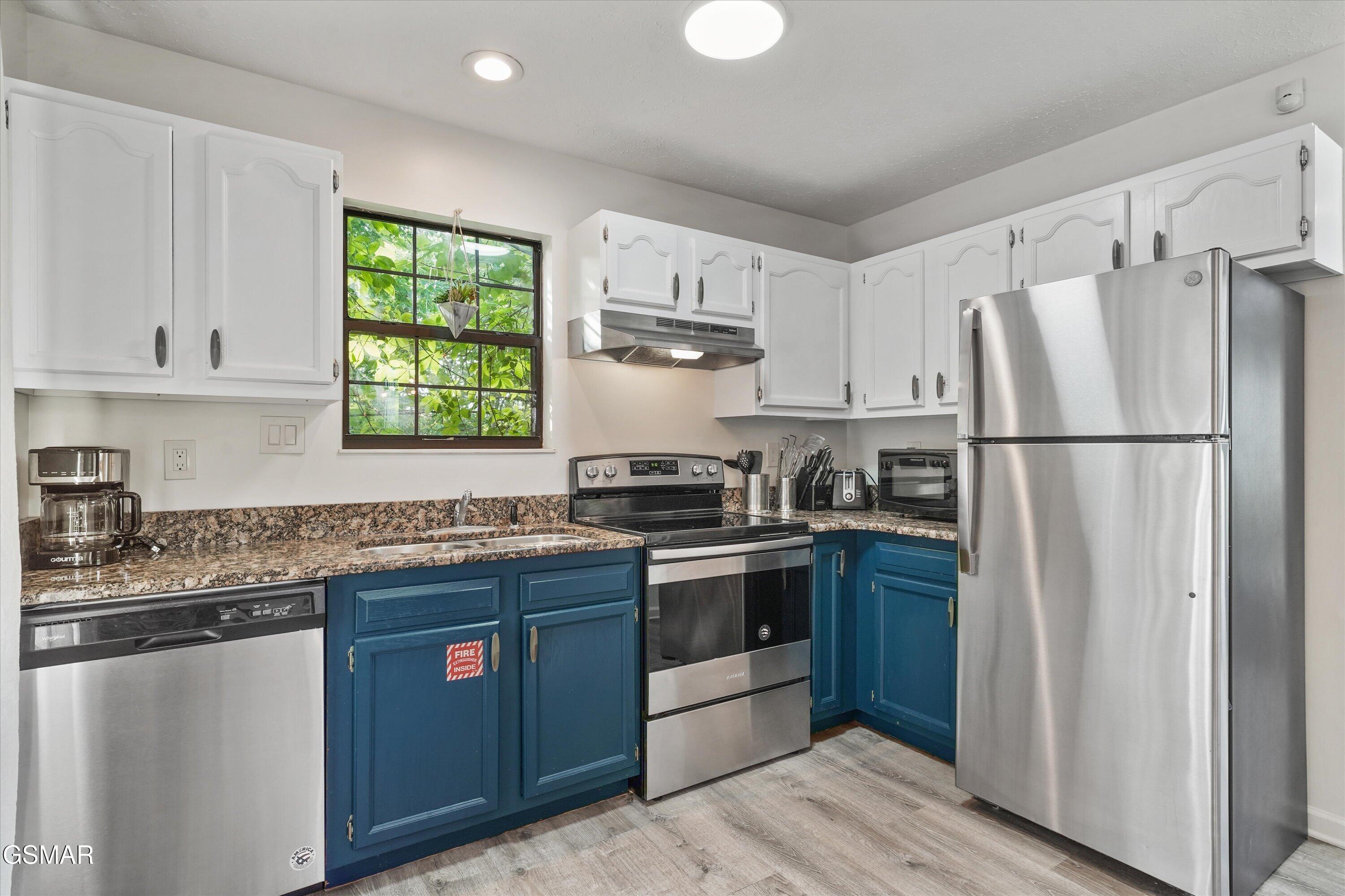 1809 Red Bone Way Sevierville TN 37876