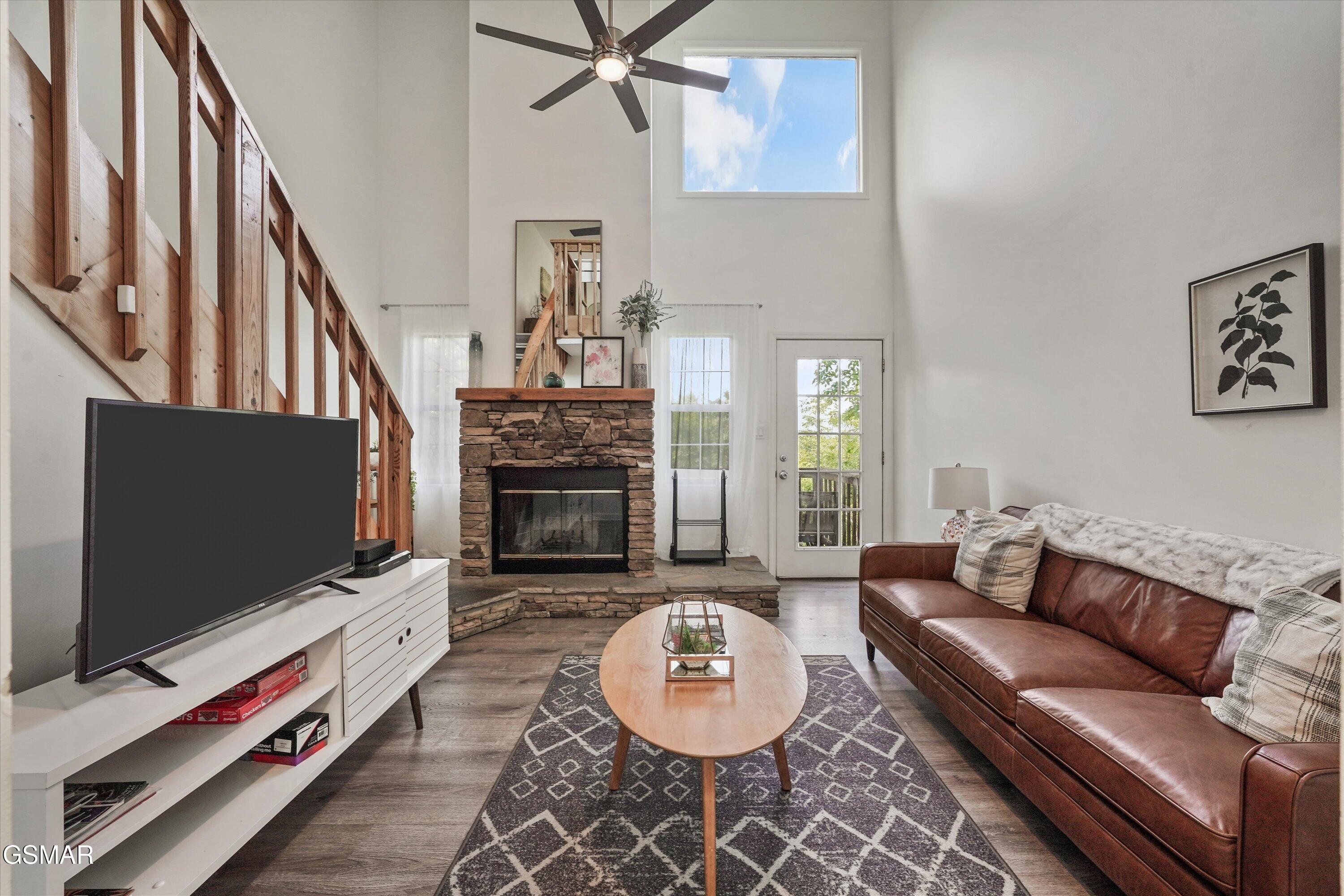 1809 Red Bone Way Sevierville TN 37876