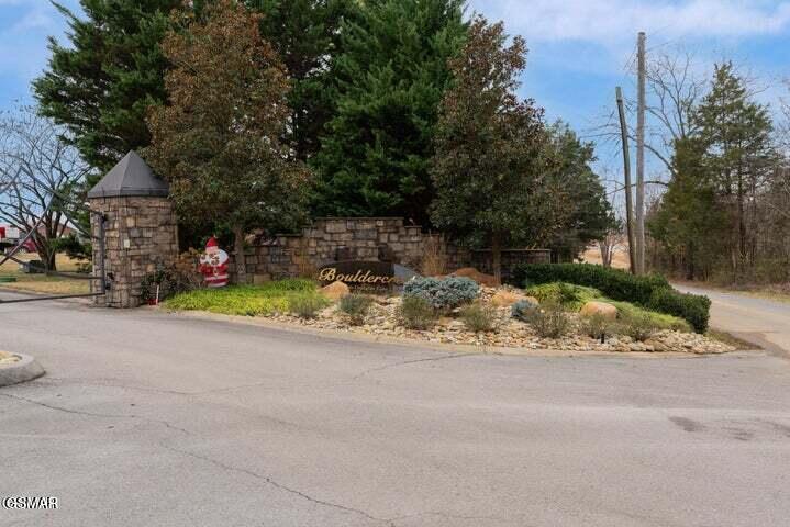 705 Waters Edge Dandridge TN 37725