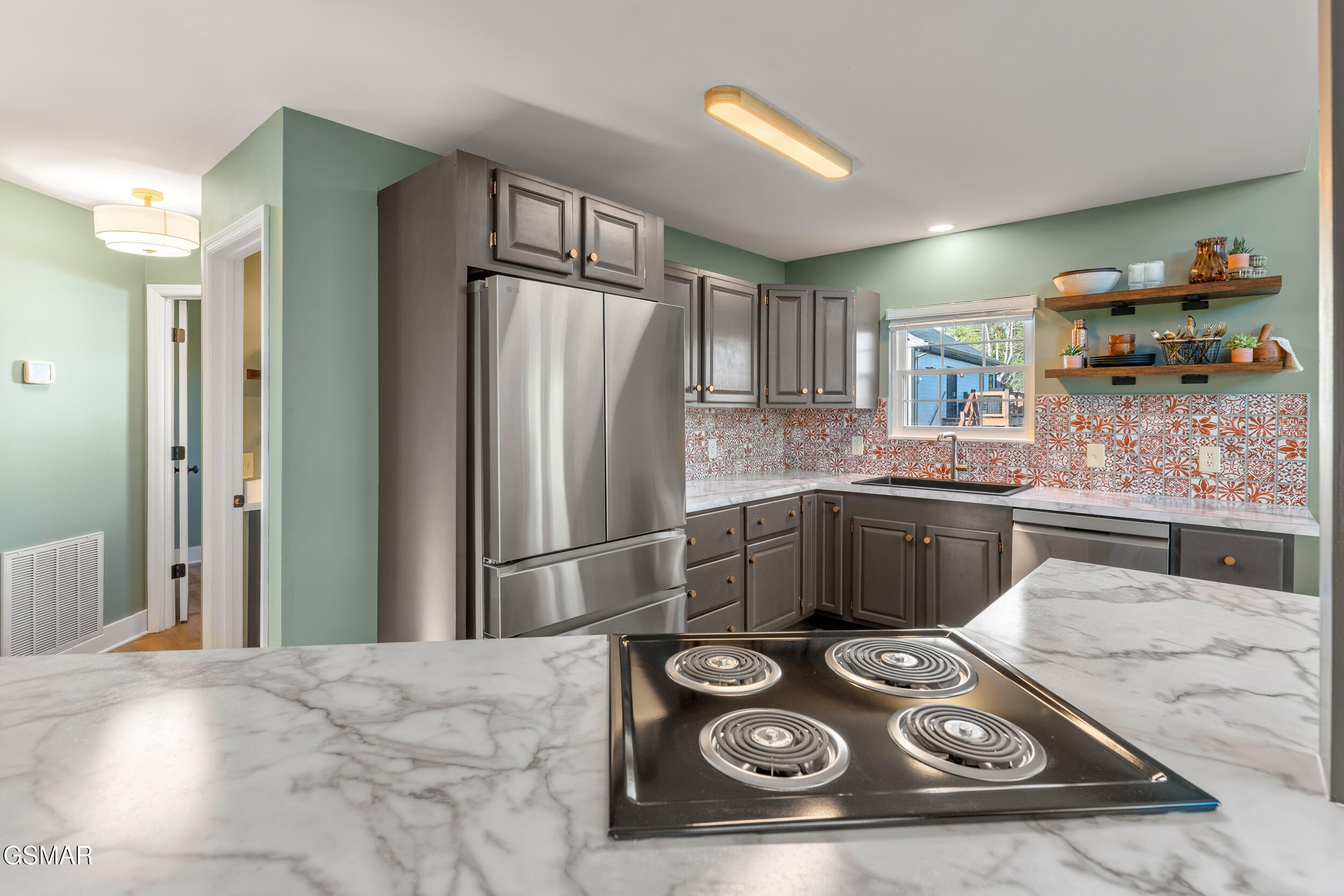 836 River Cliff Drive Kodak TN 37764