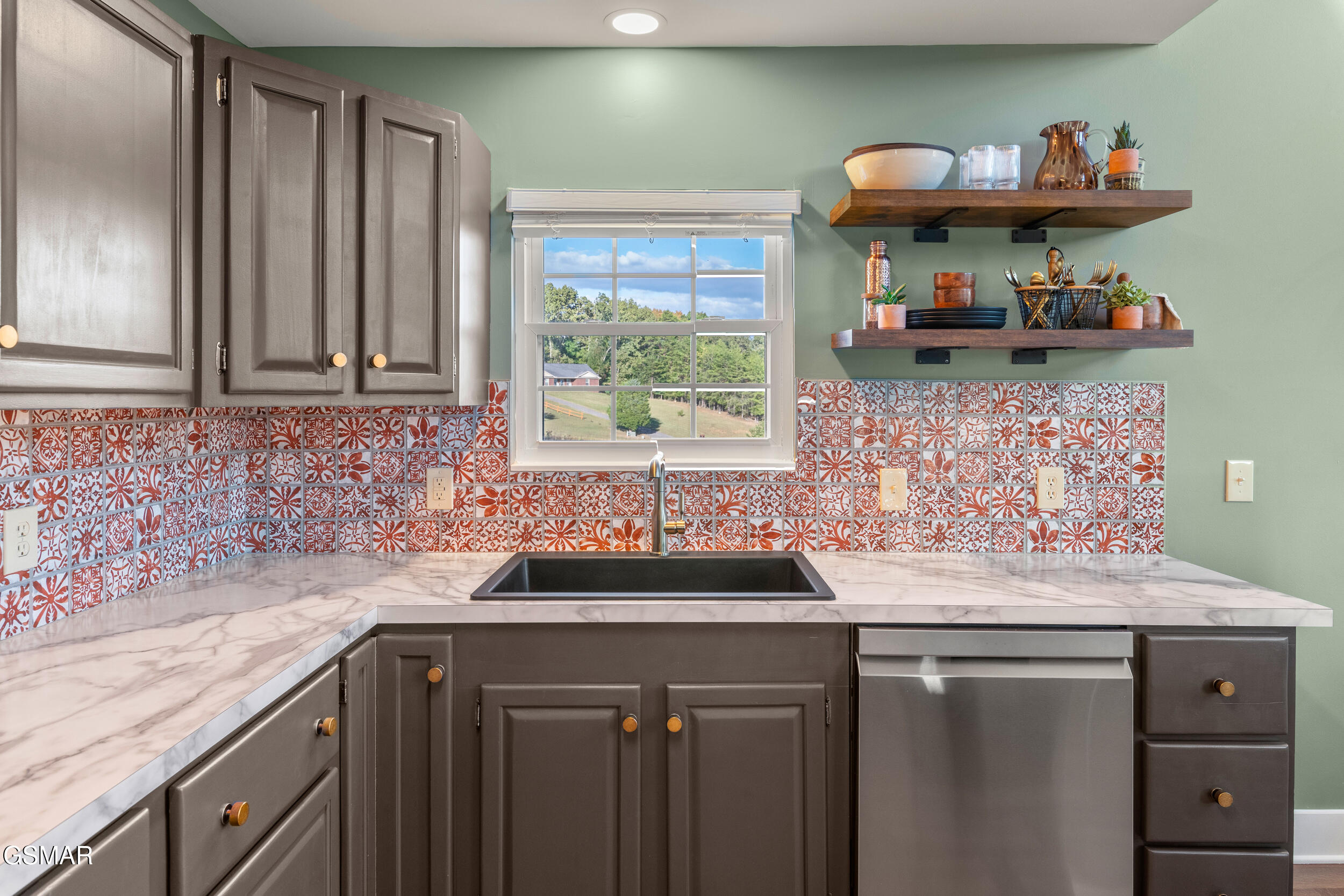 836 River Cliff Drive Kodak TN 37764