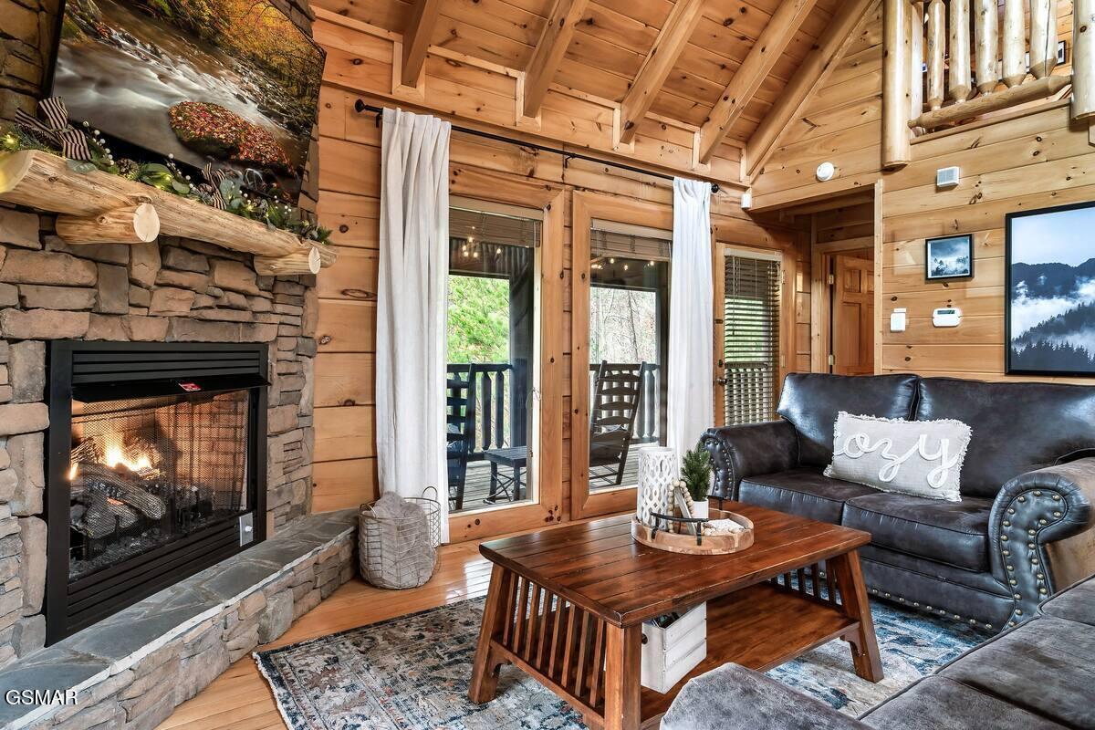 2016 Bear Haven Way Sevierville TN 37876