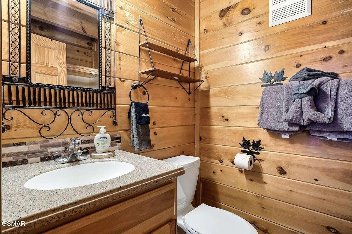 2016 Bear Haven Way Sevierville TN 37876