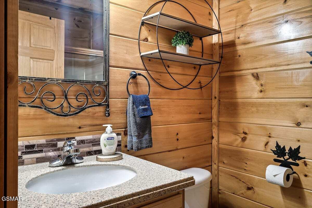 2016 Bear Haven Way Sevierville TN 37876