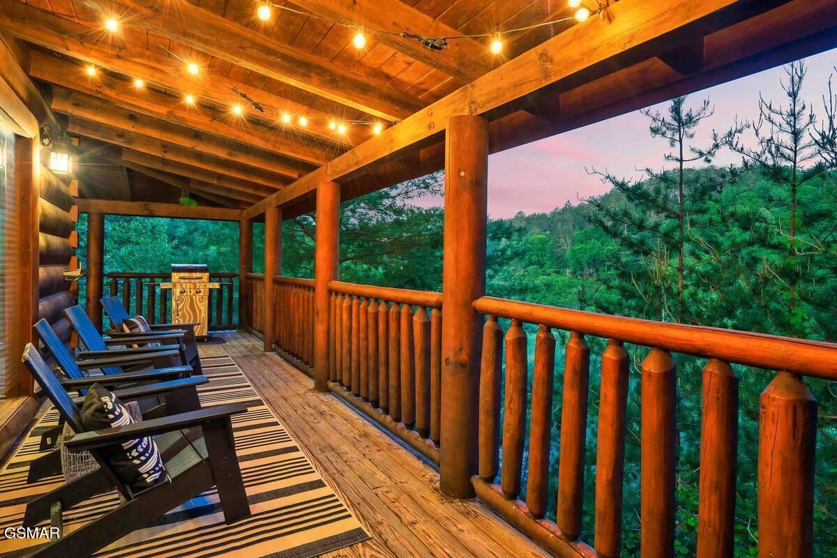 2016 Bear Haven Way Sevierville TN 37876