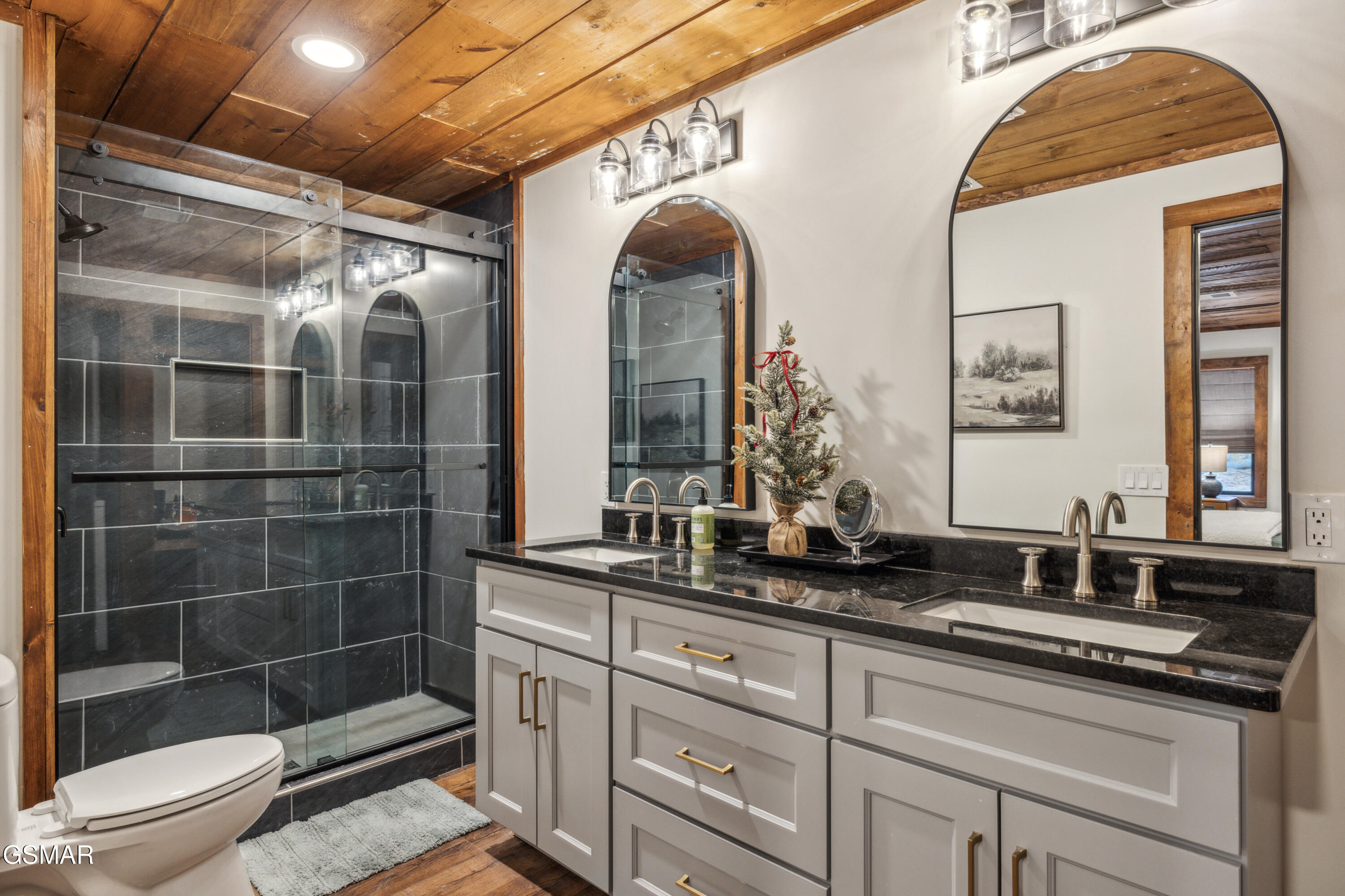 1862 Natures Lane Sevierville TN 37862