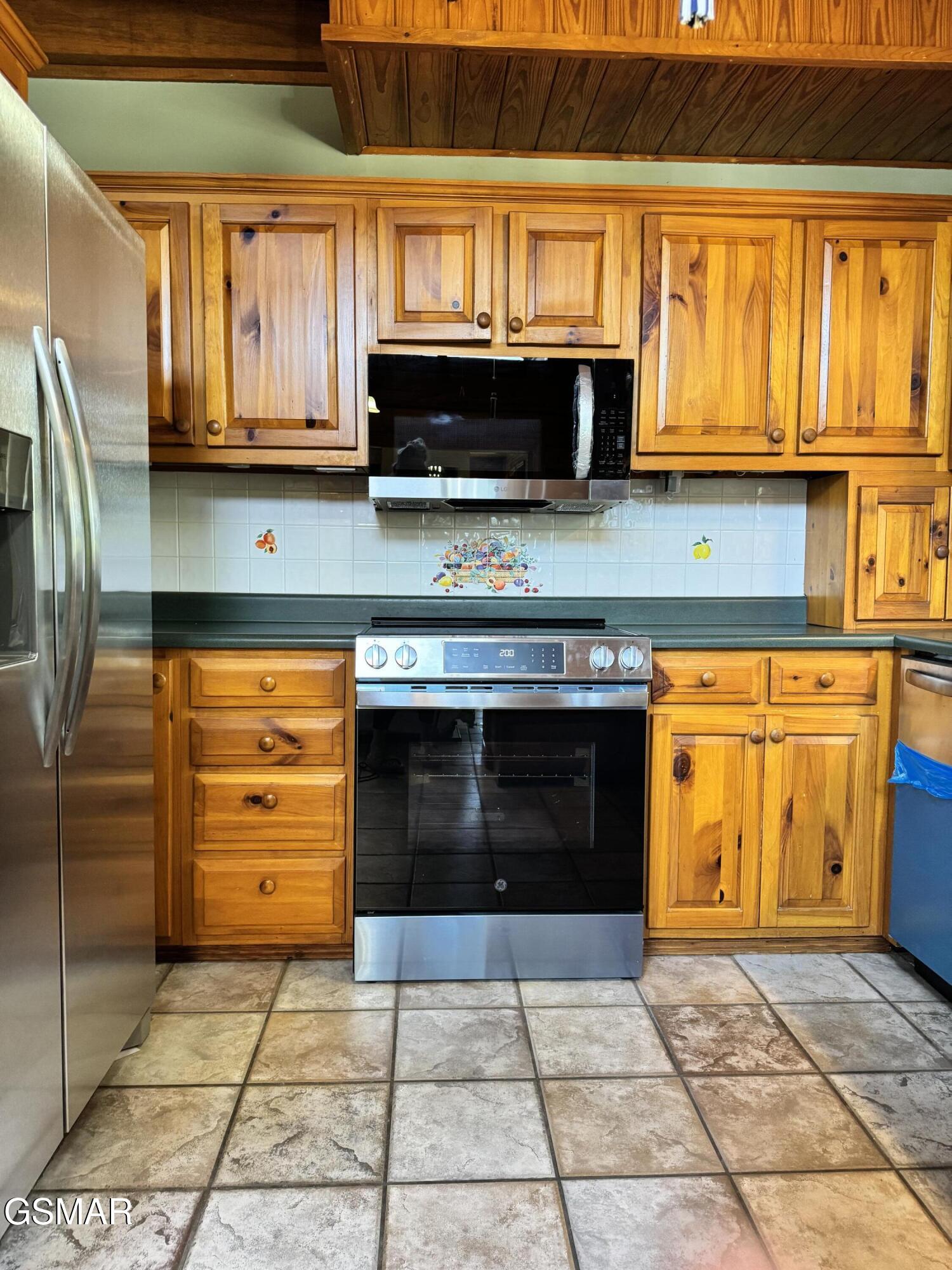 2452 Skyview Way Dandridge TN 37725