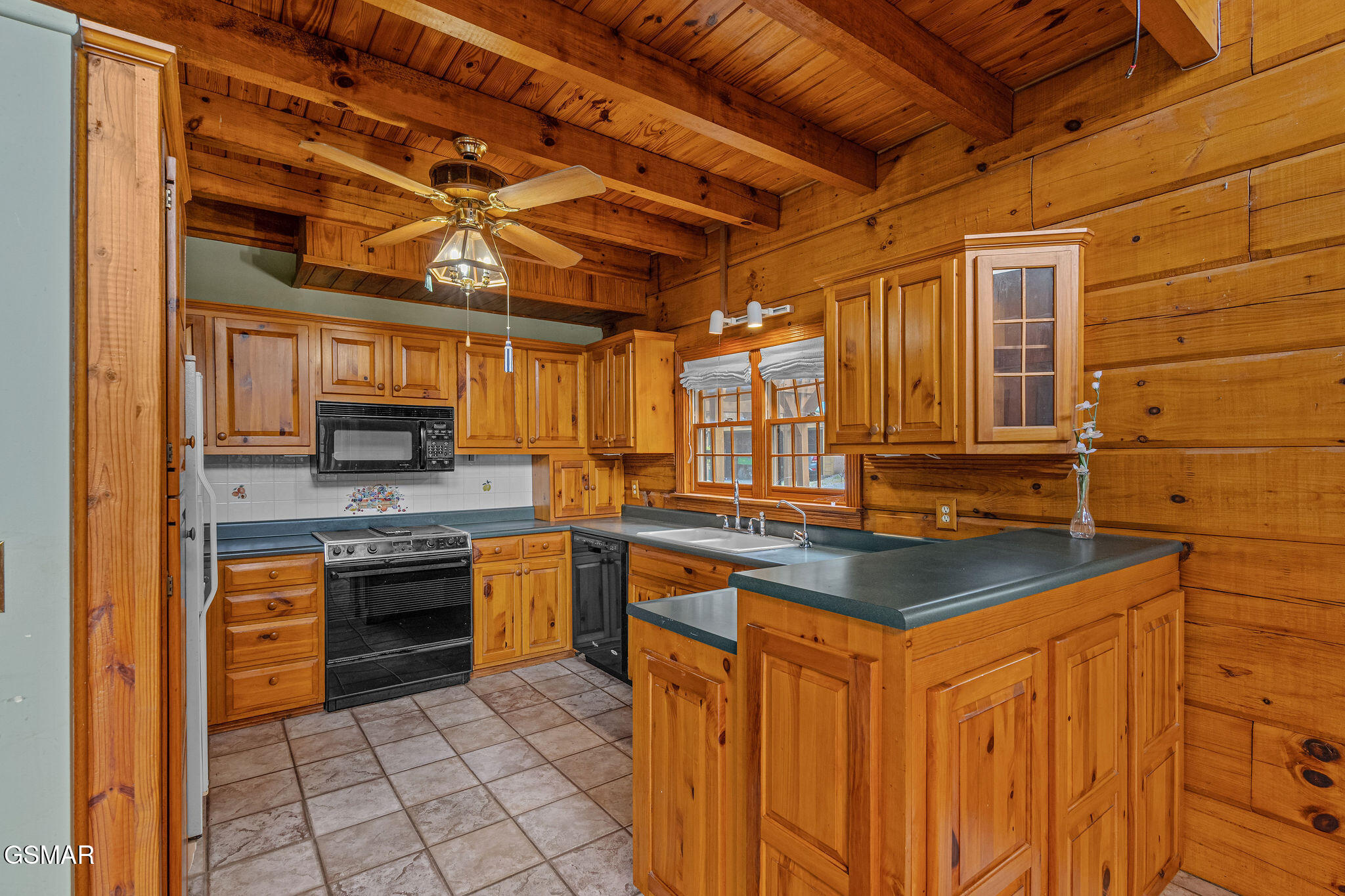 2452 Skyview Way Dandridge TN 37725