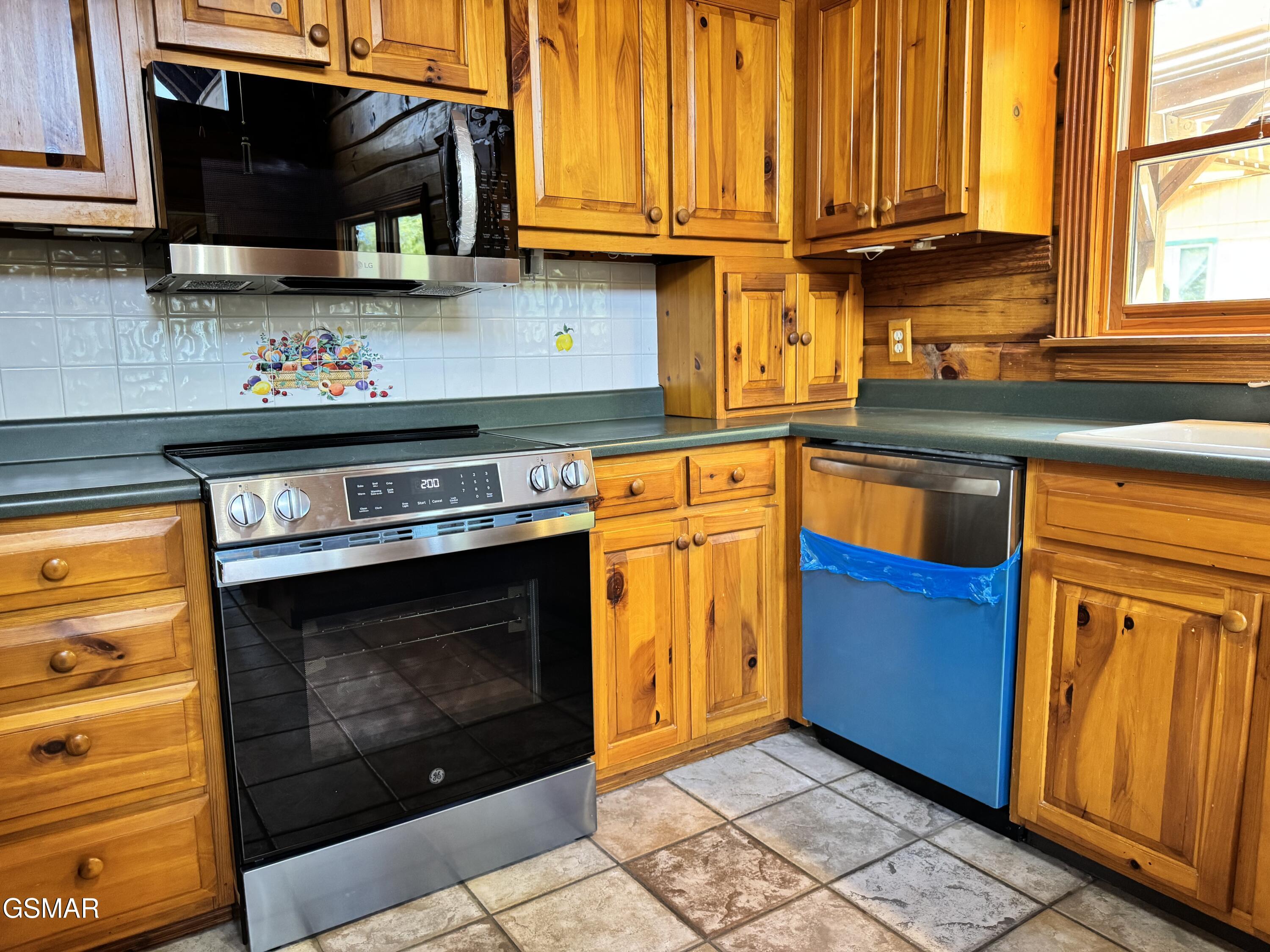 2452 Skyview Way Dandridge TN 37725