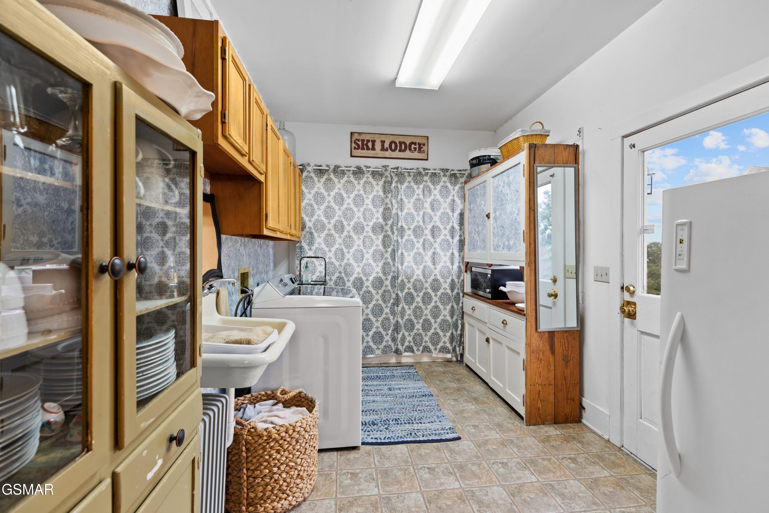 1014 Hillview Drive Dandridge TN 37725