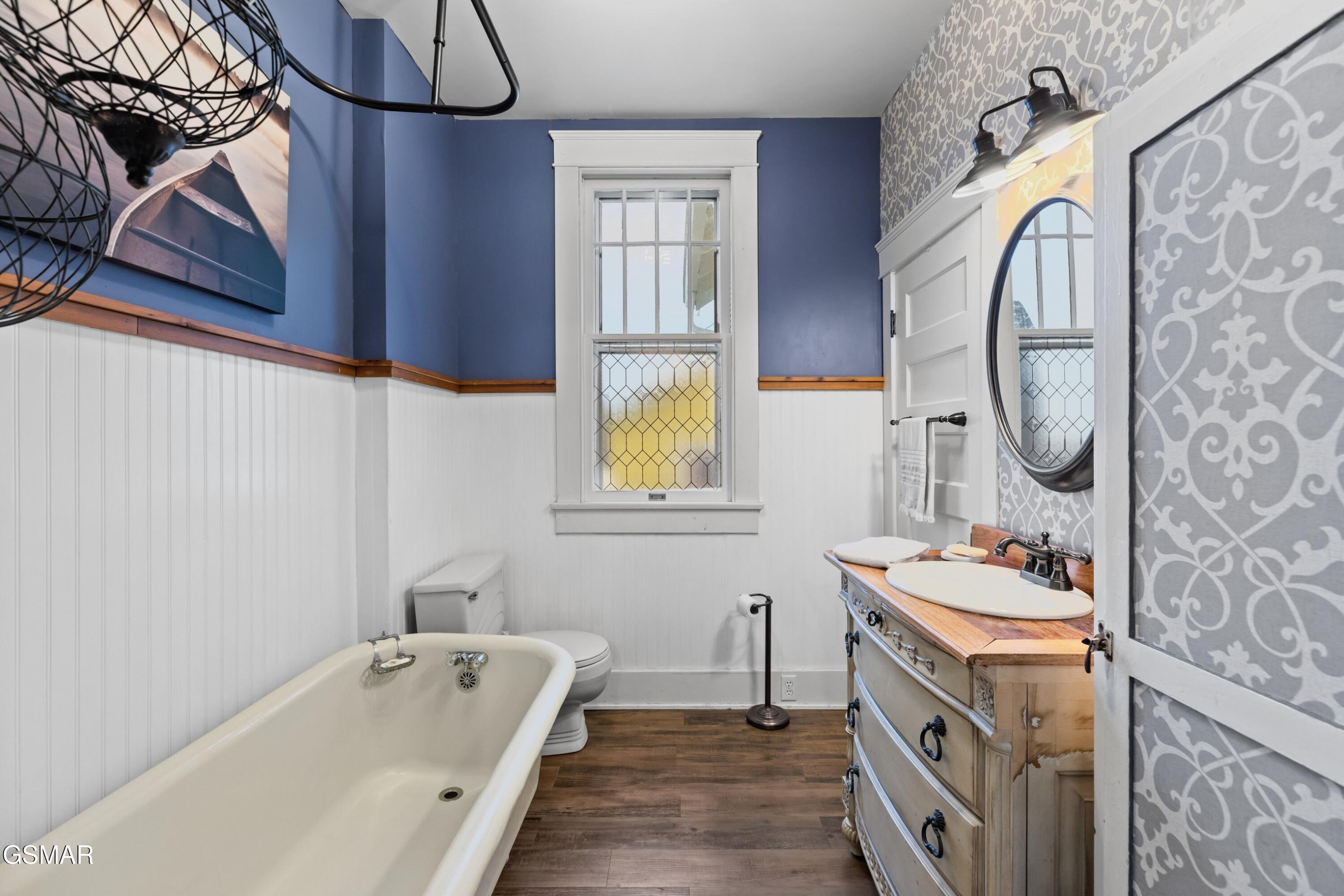 1014 Hillview Drive Dandridge TN 37725