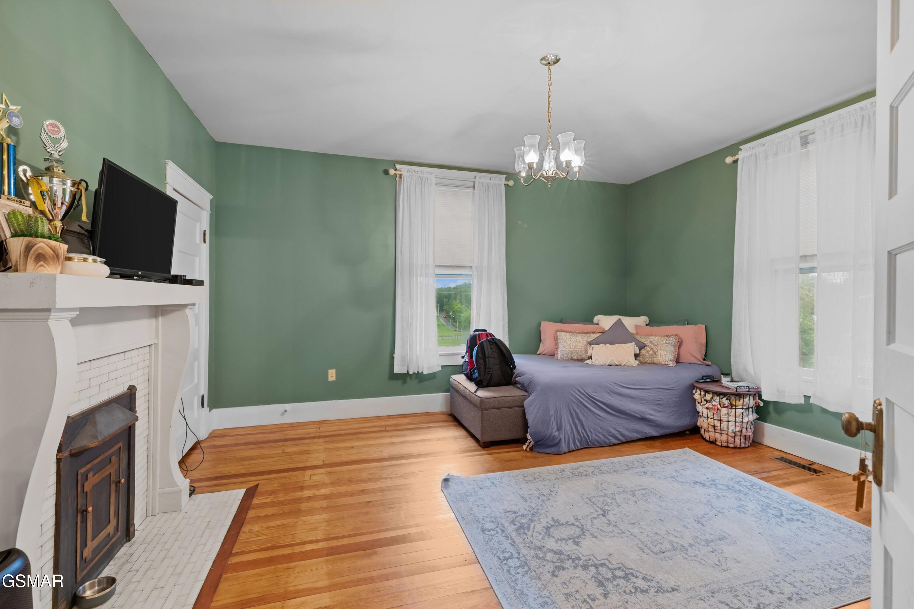 1014 Hillview Drive Dandridge TN 37725