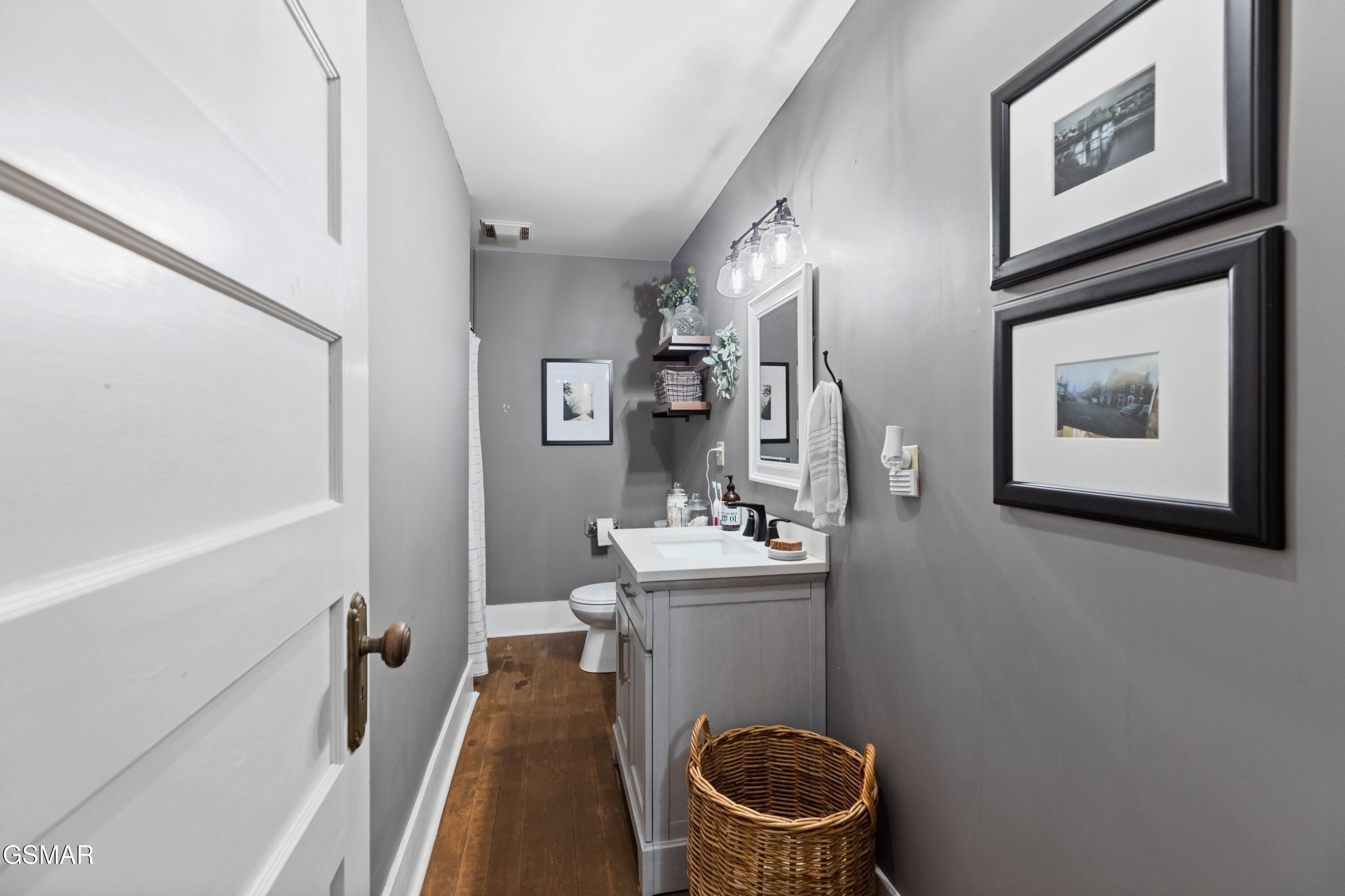 1014 Hillview Drive Dandridge TN 37725