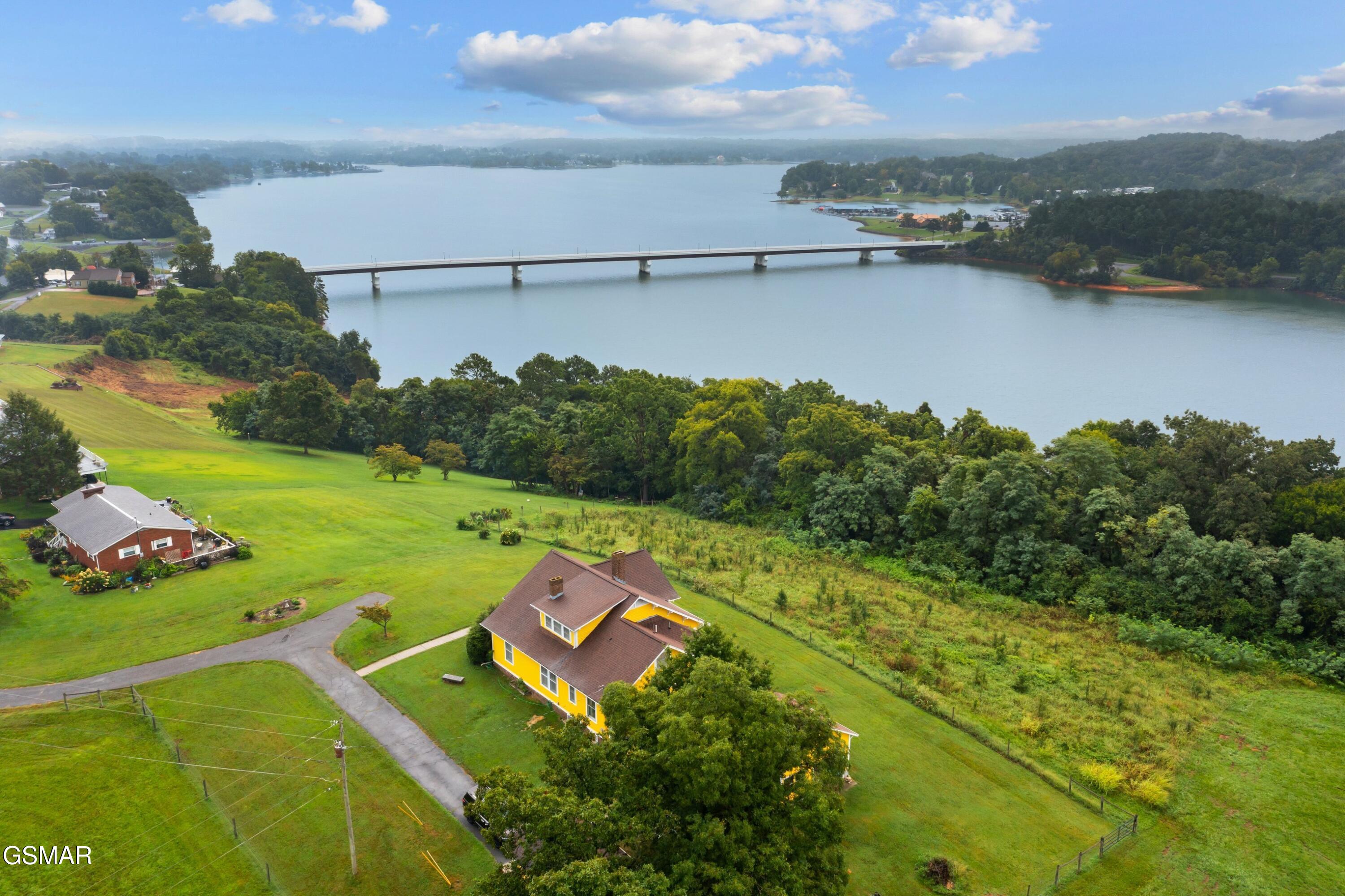 1014 Hillview Drive Dandridge TN 37725