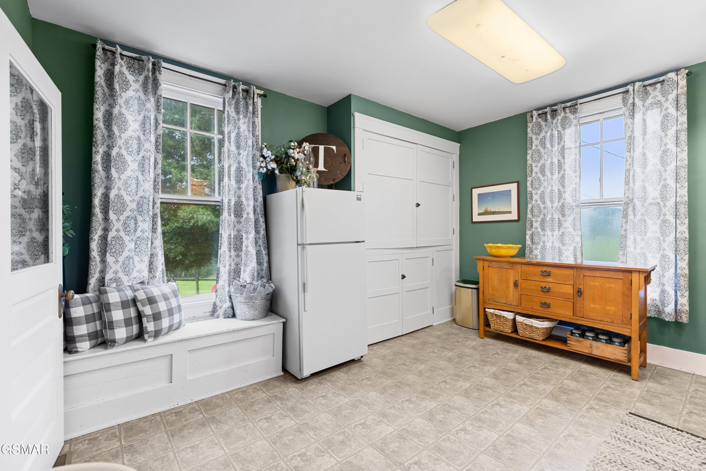 1014 Hillview Drive Dandridge TN 37725