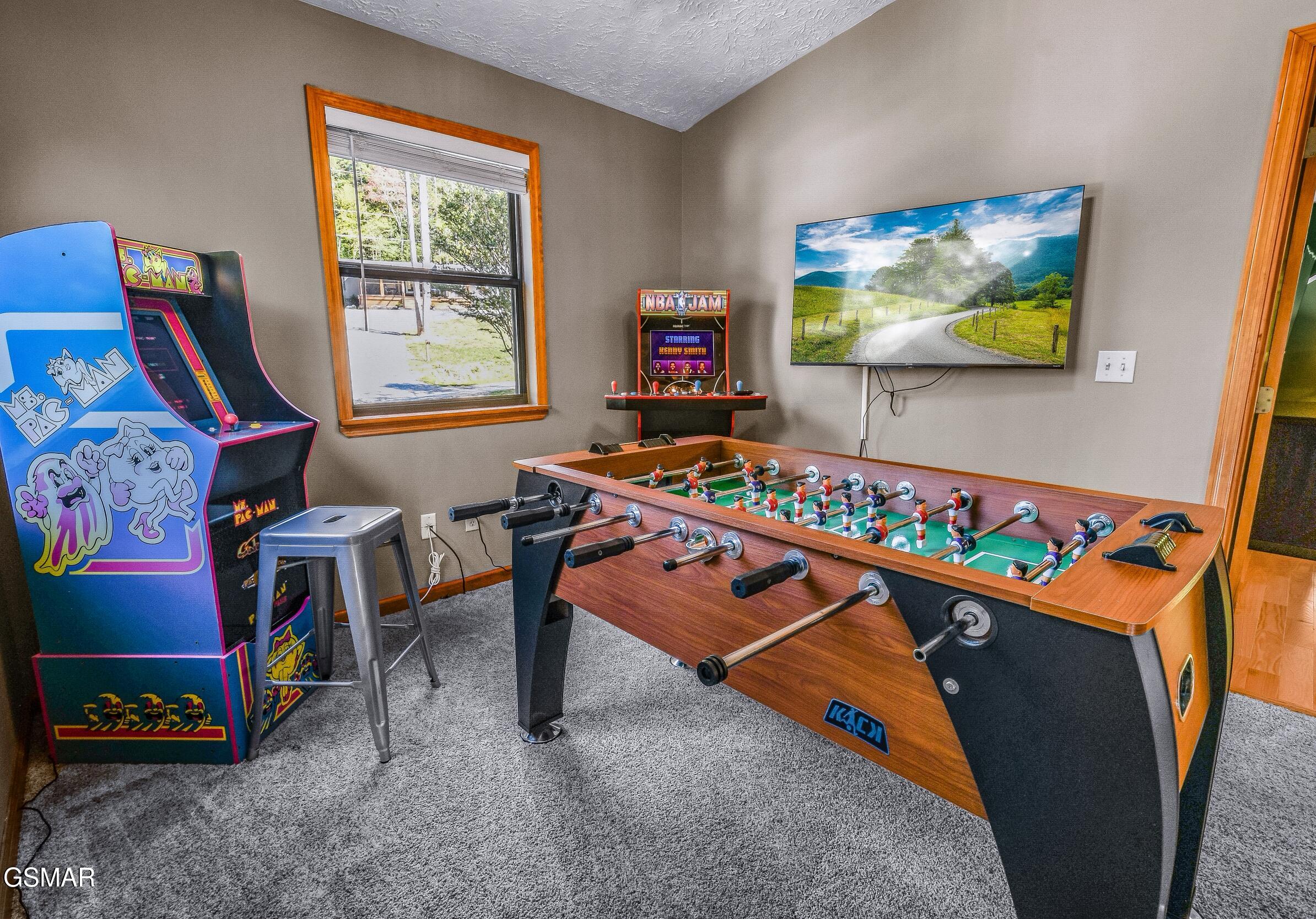 1932 Creek Hollow Way Sevierville TN 37876