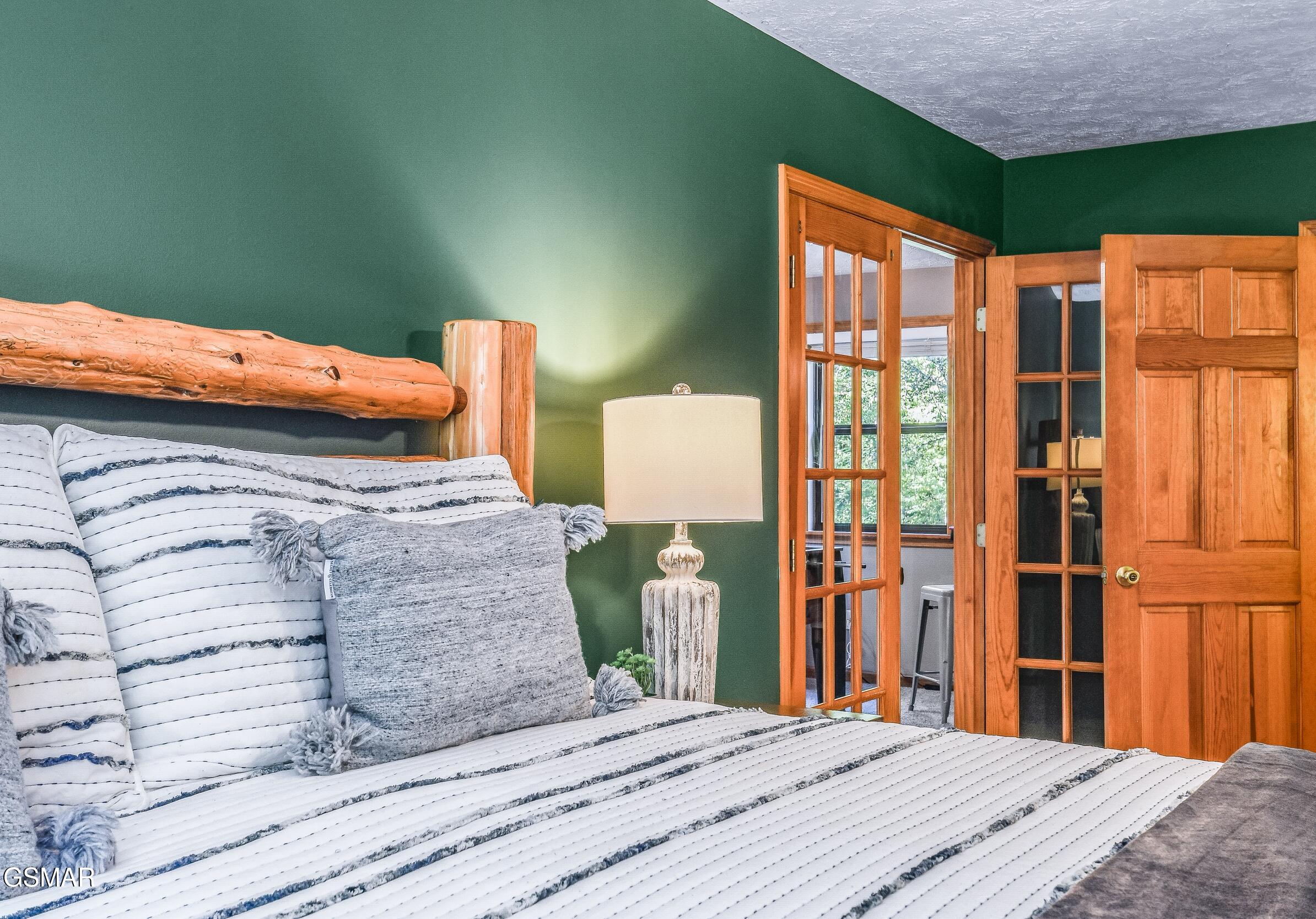 1932 Creek Hollow Way Sevierville TN 37876