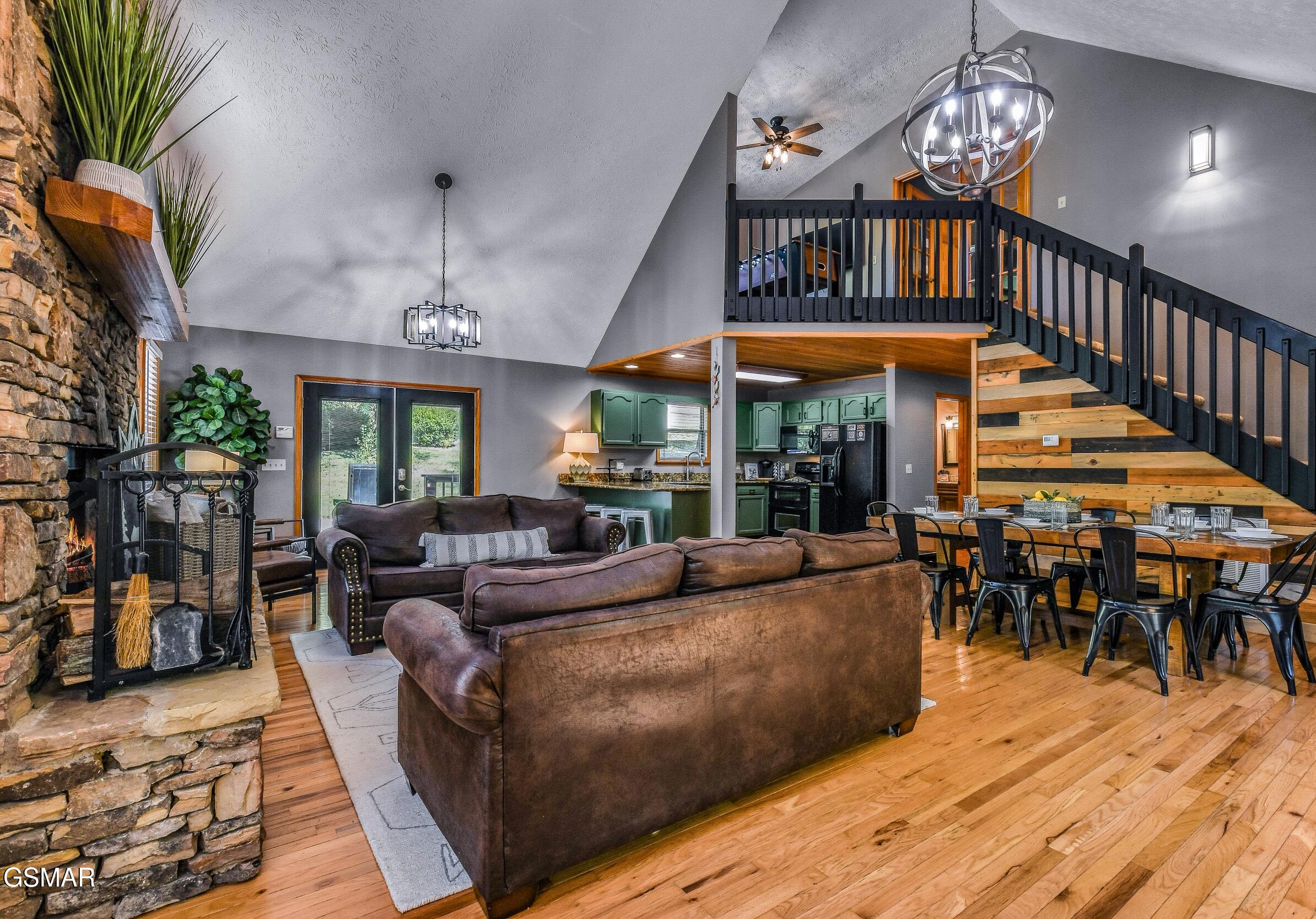 1932 Creek Hollow Way Sevierville TN 37876