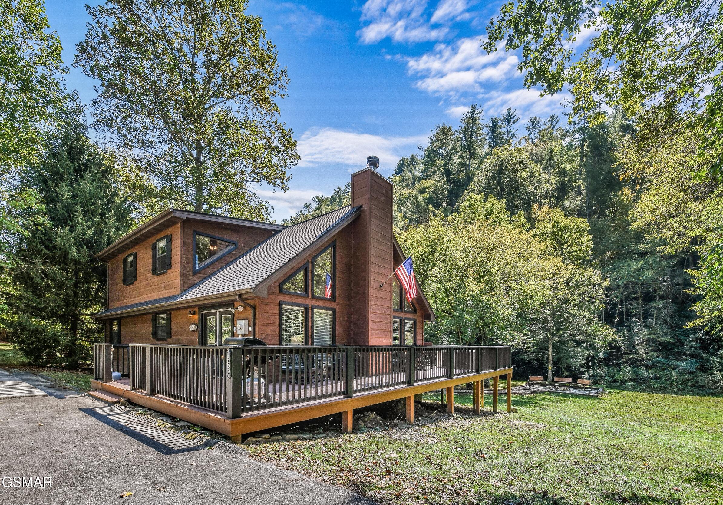 1932 Creek Hollow Way Sevierville TN 37876