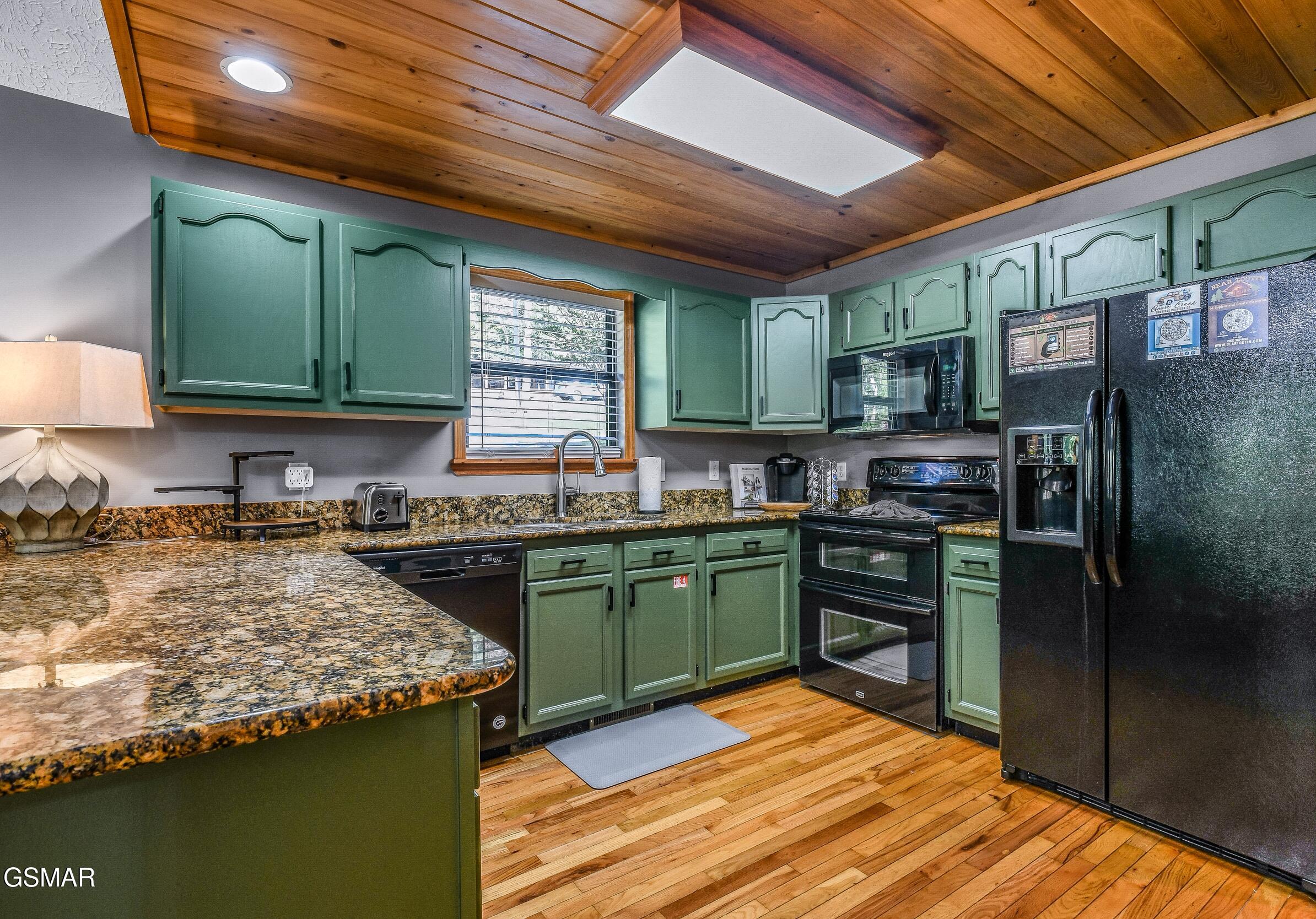 1932 Creek Hollow Way Sevierville TN 37876