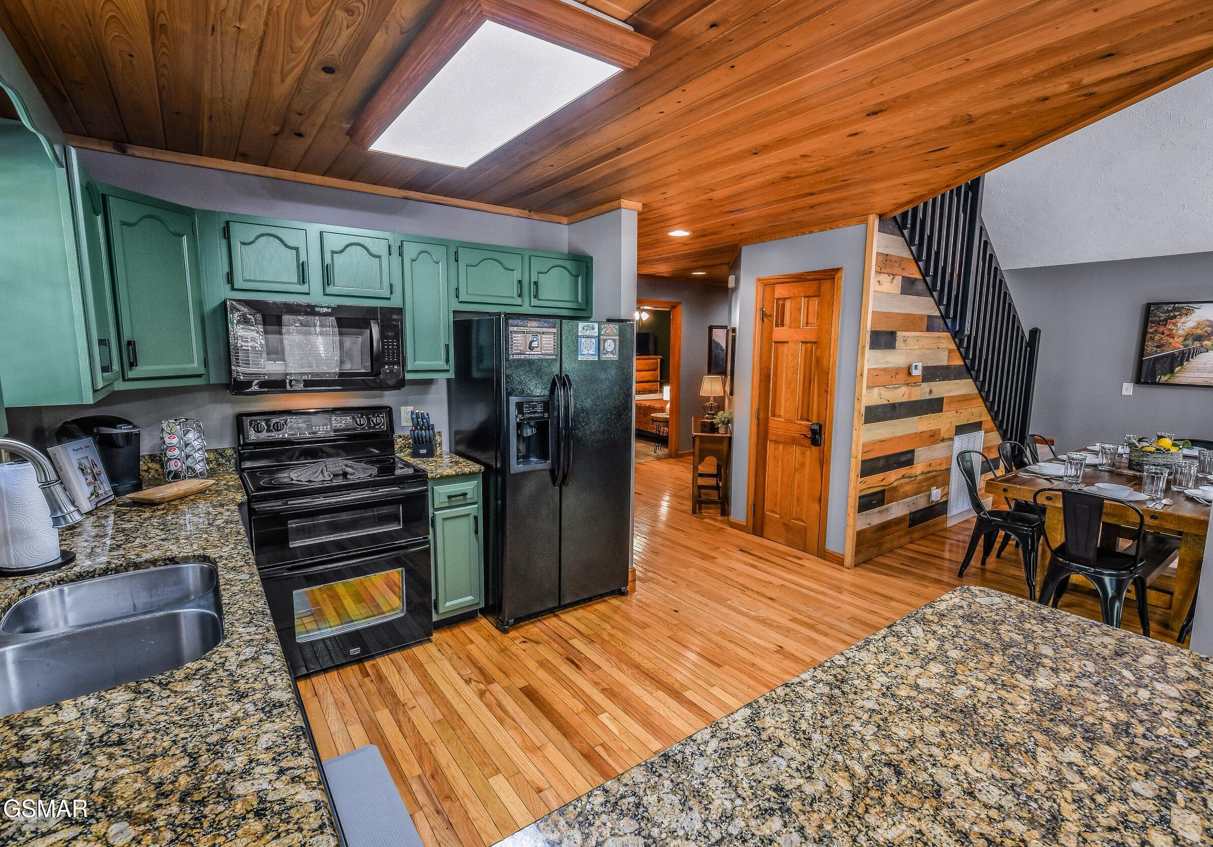 1932 Creek Hollow Way Sevierville TN 37876