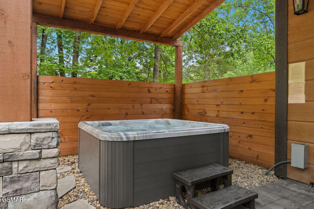 2215 Sawmill Cv Drive Sevierville TN 37862