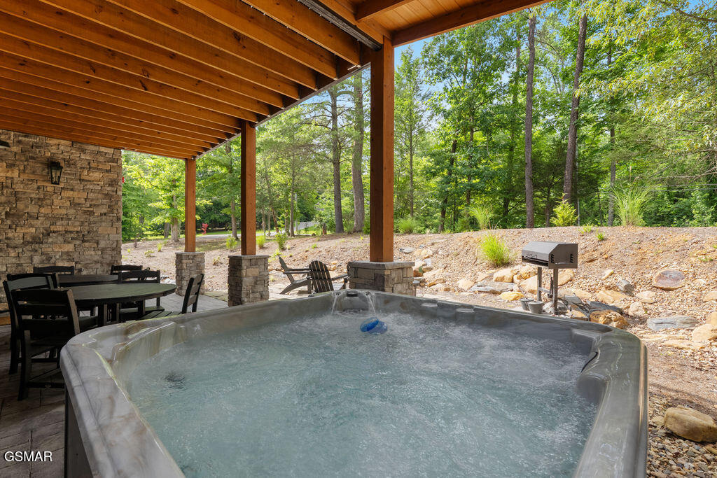 2215 Sawmill Cv Drive Sevierville TN 37862
