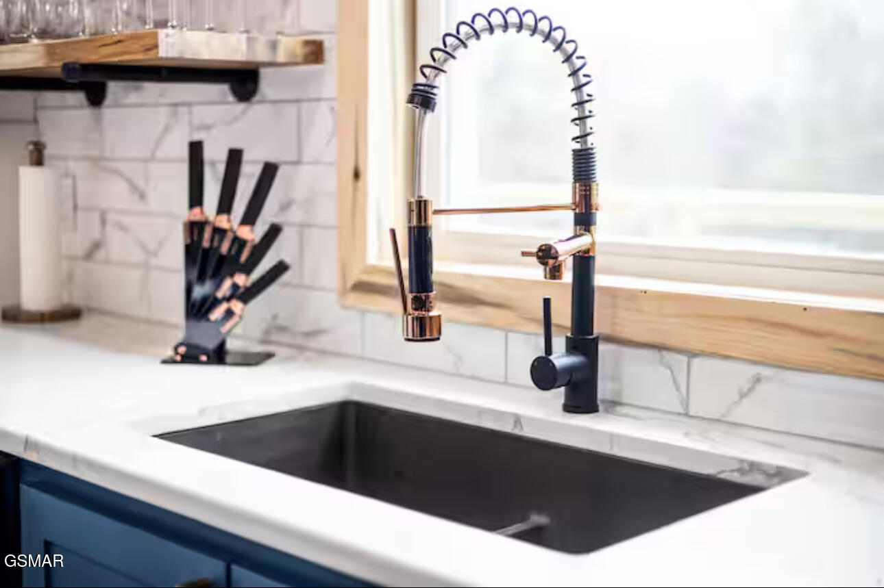 1448 Dover Lane Dandridge TN 37725