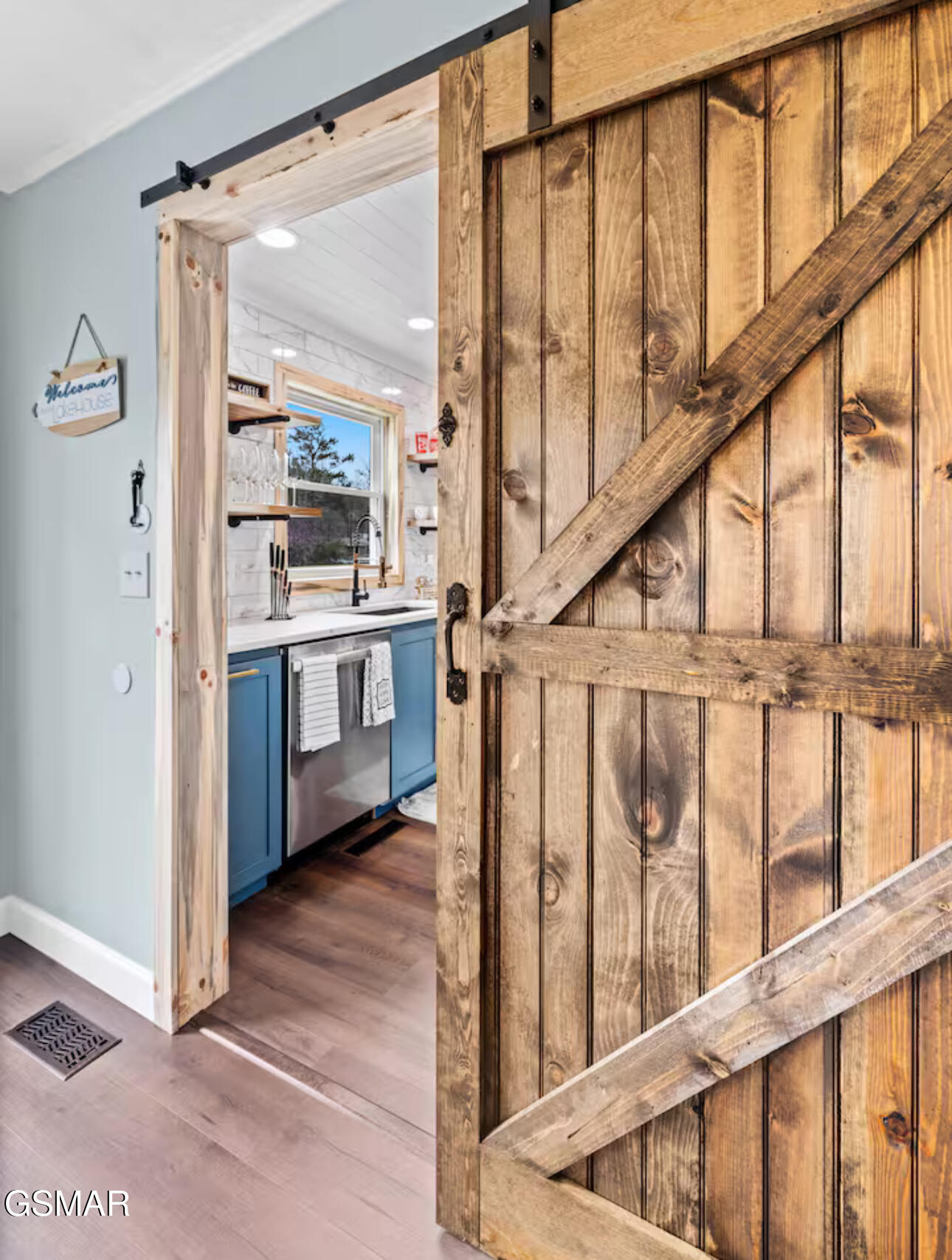 1448 Dover Lane Dandridge TN 37725