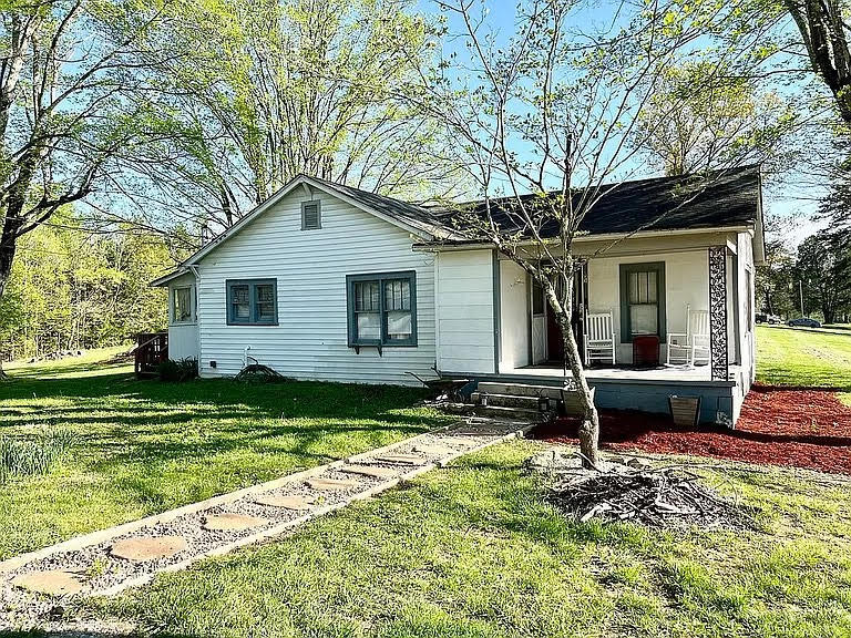 1302 Smith School Road Strawberry Plains TN 37871
