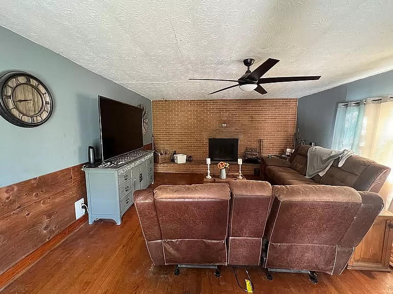 1302 Smith School Road Strawberry Plains TN 37871