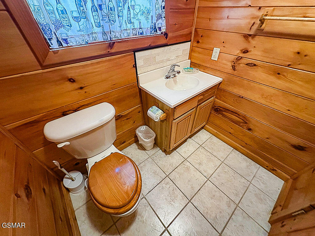 2015 Bird Ridge Road Sevierville TN 37876