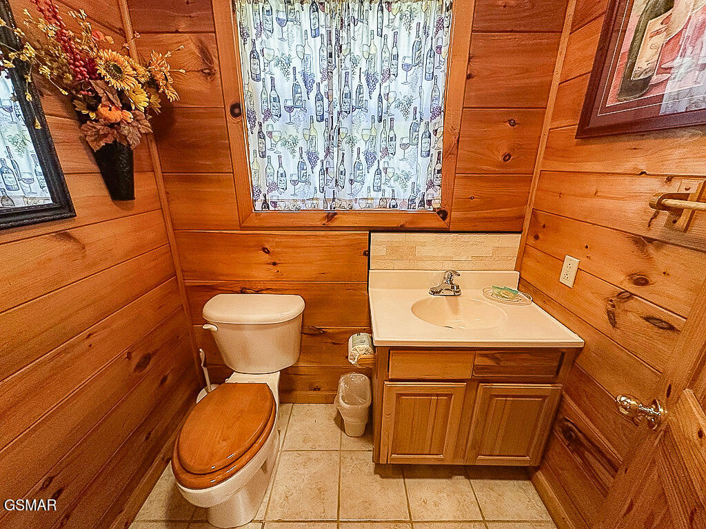2015 Bird Ridge Road Sevierville TN 37876